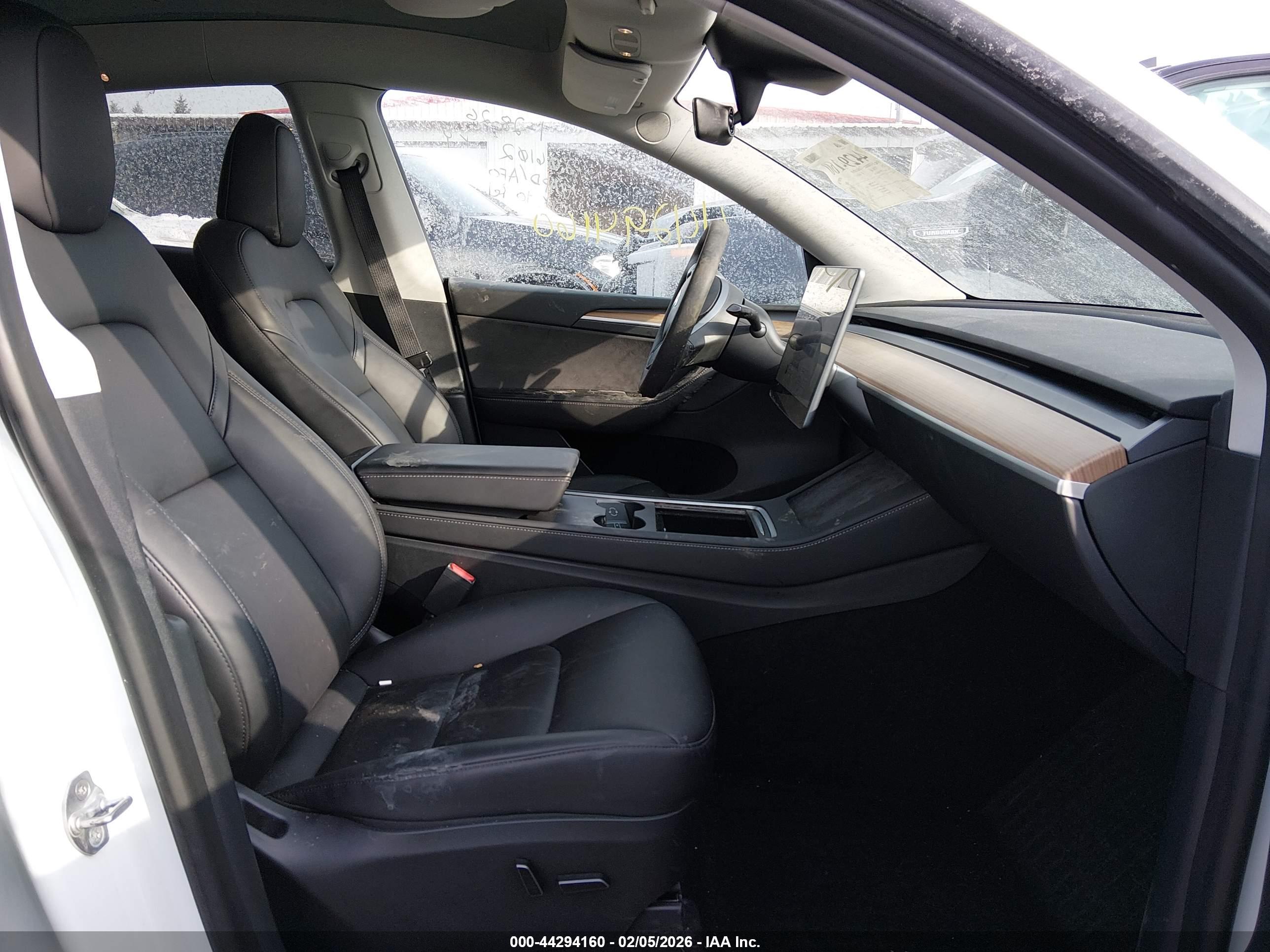 TESLA MODEL image 5