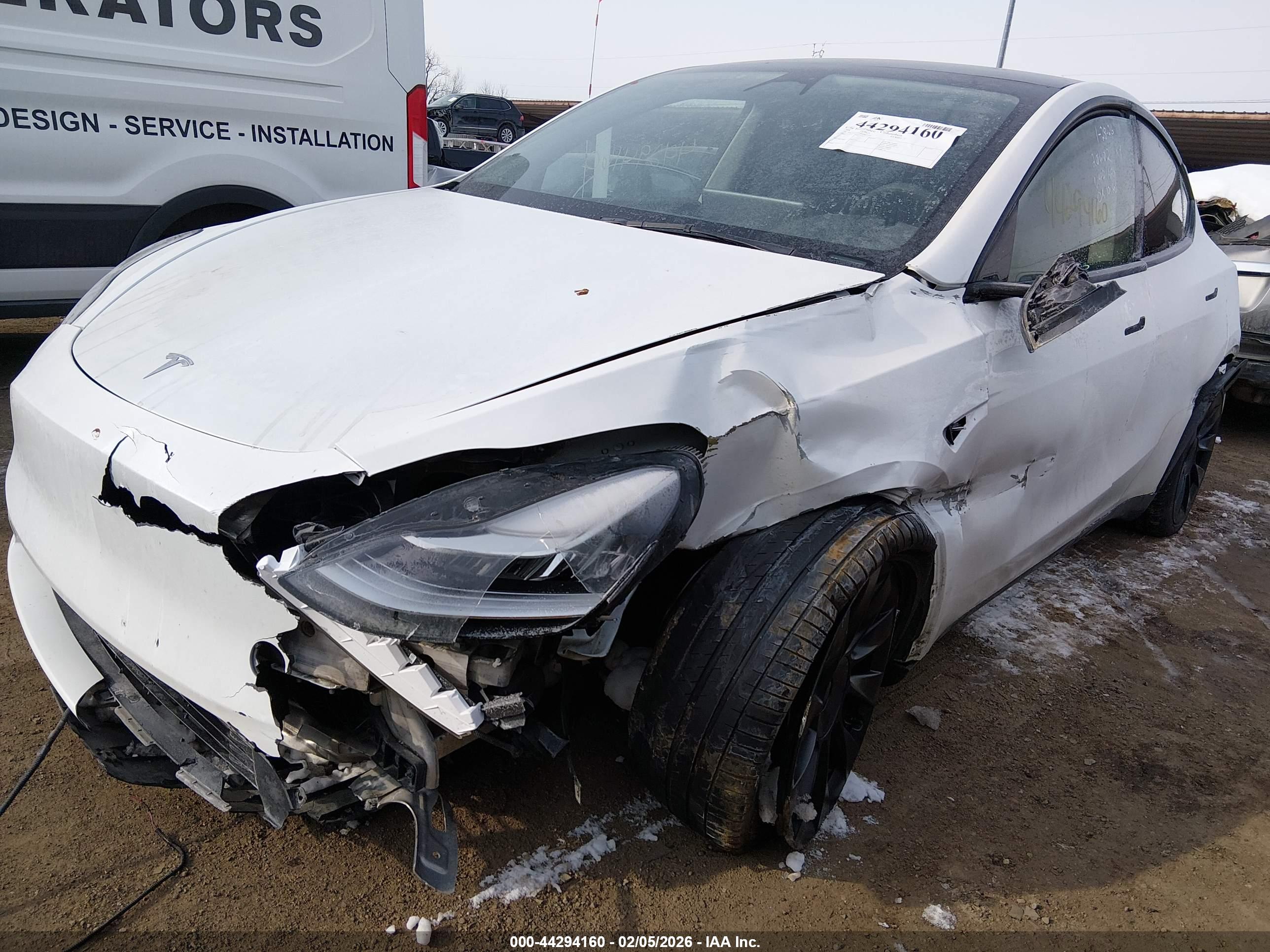 TESLA MODEL image 6
