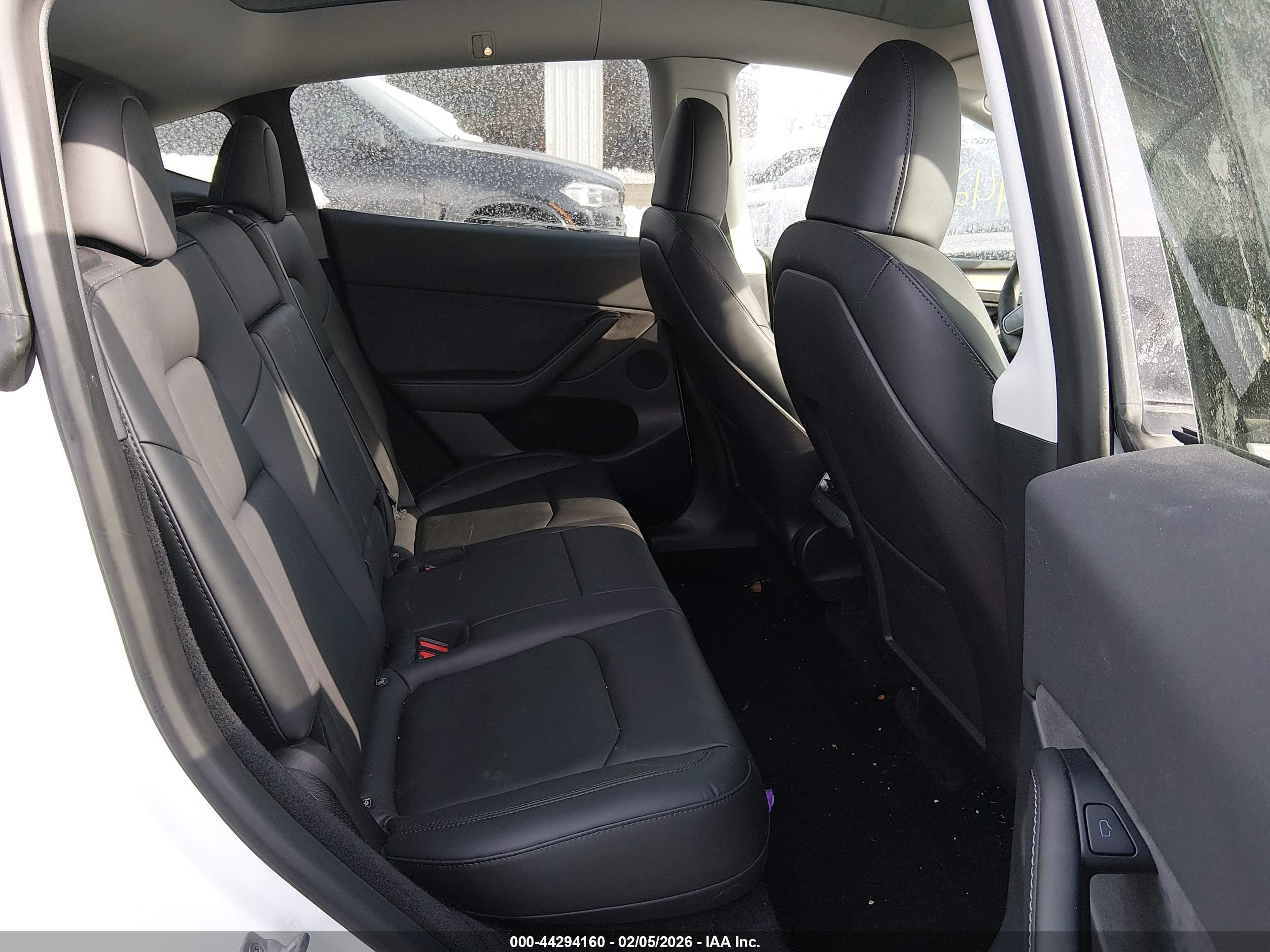 TESLA MODEL image 8