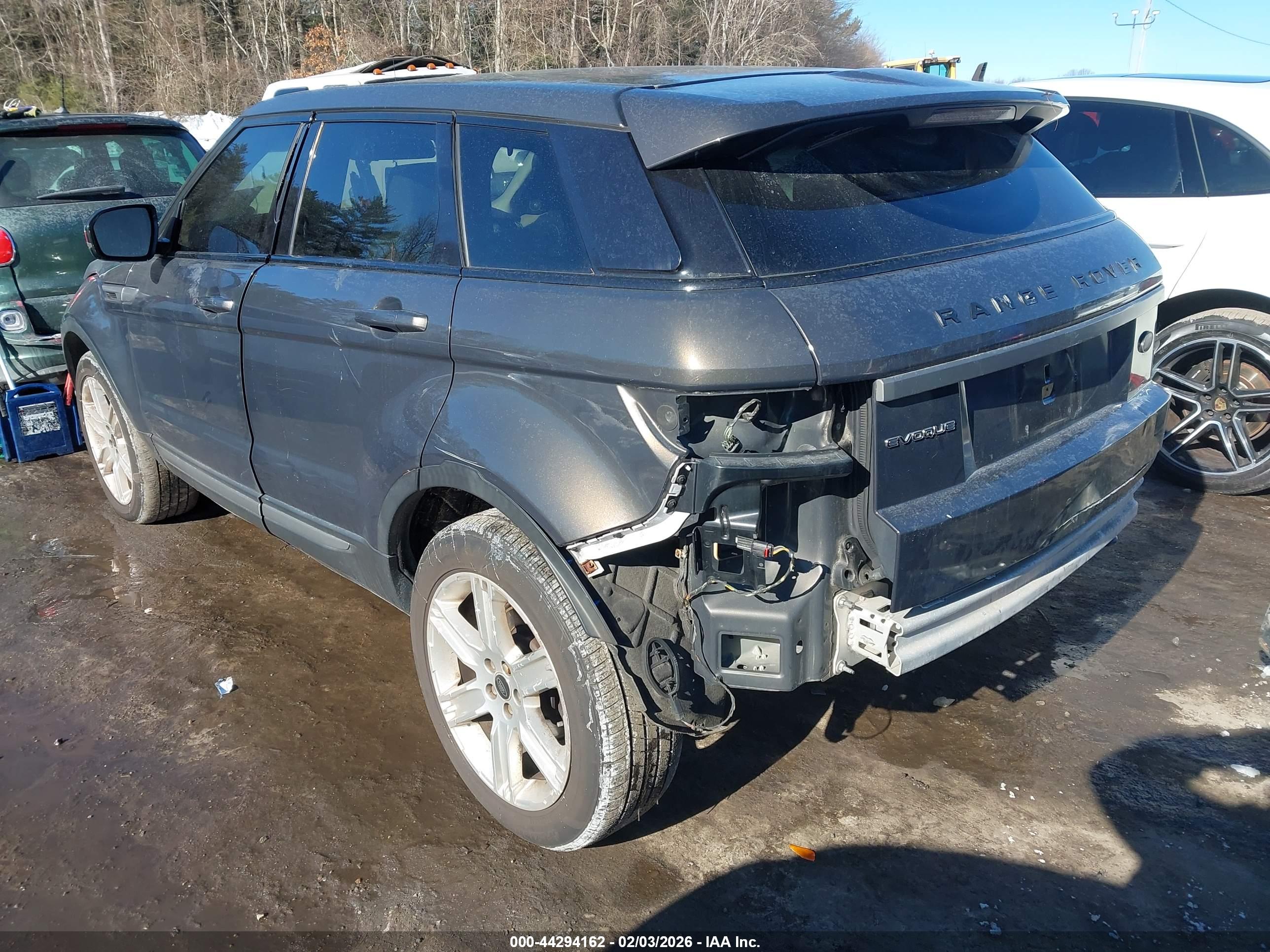 LAND ROVER image 3