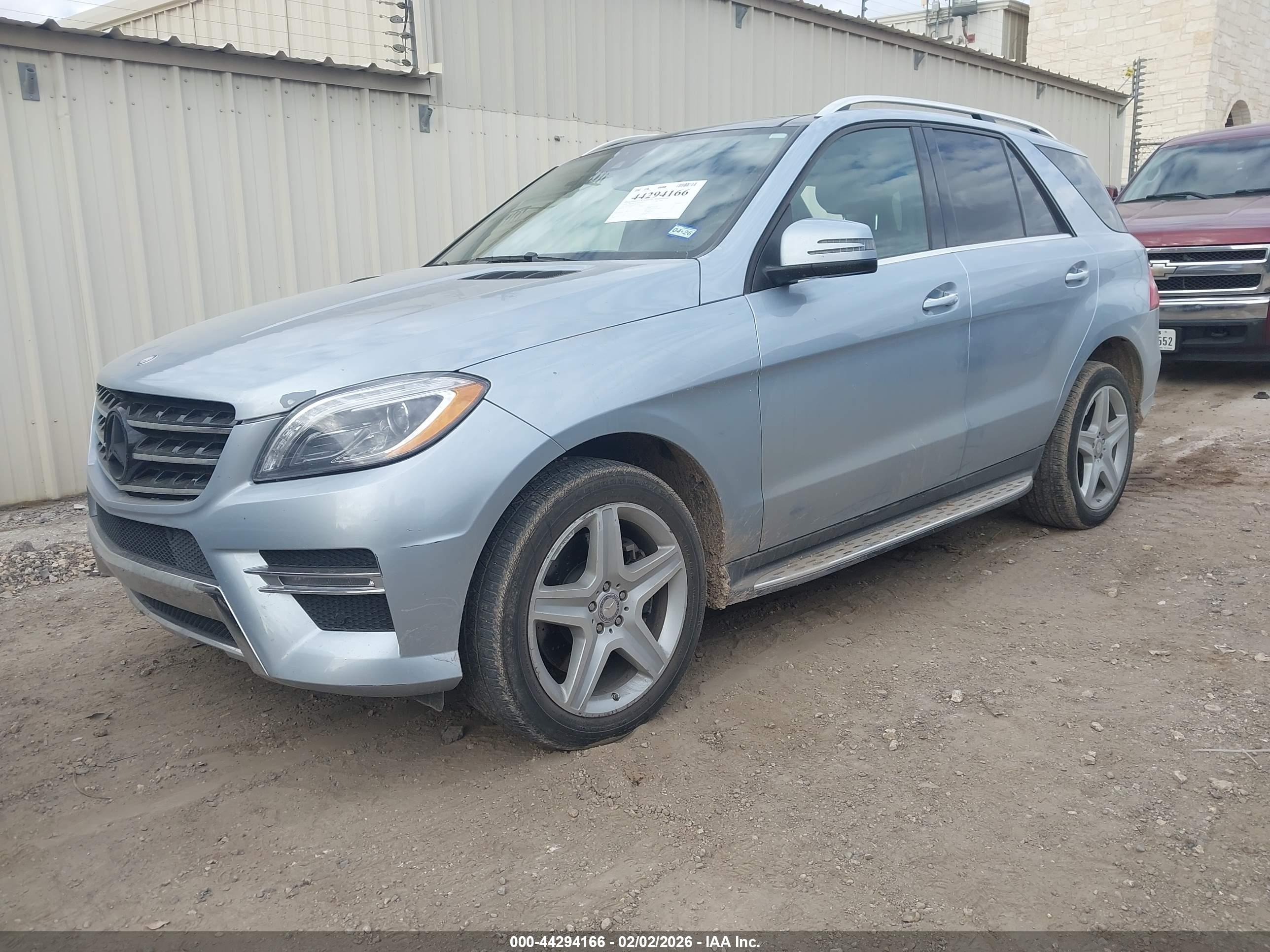 MERCEDES-BENZ ML image 2
