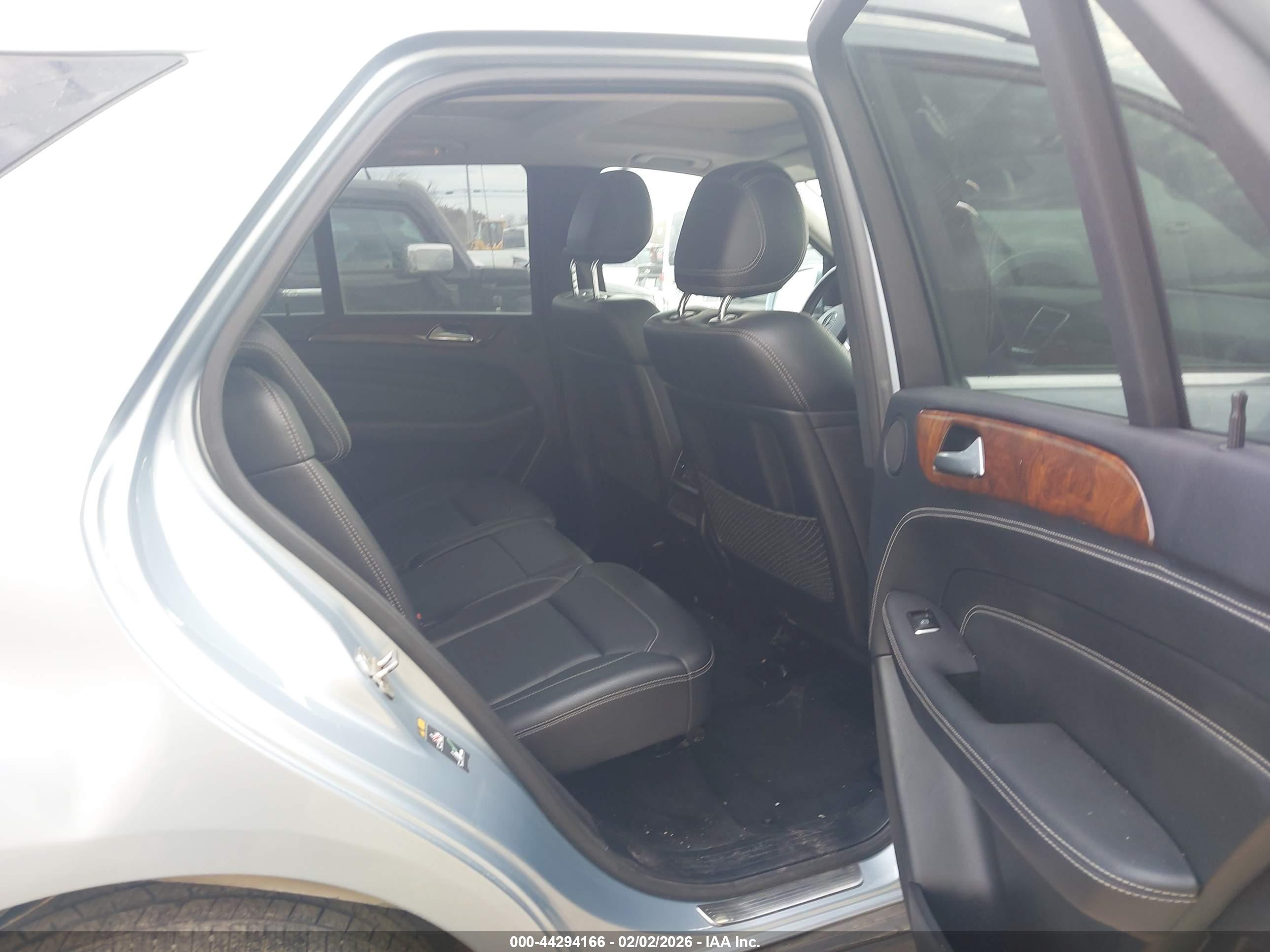 MERCEDES-BENZ ML image 8