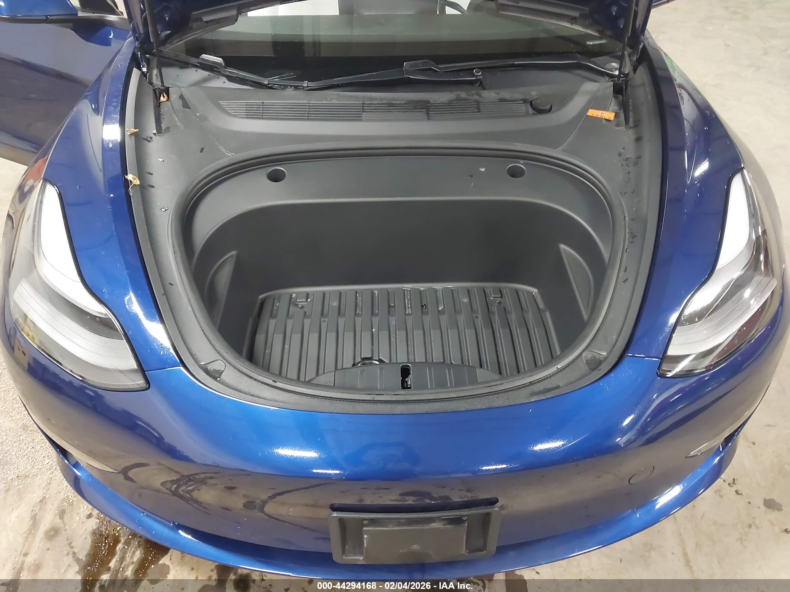 TESLA MODEL image 10