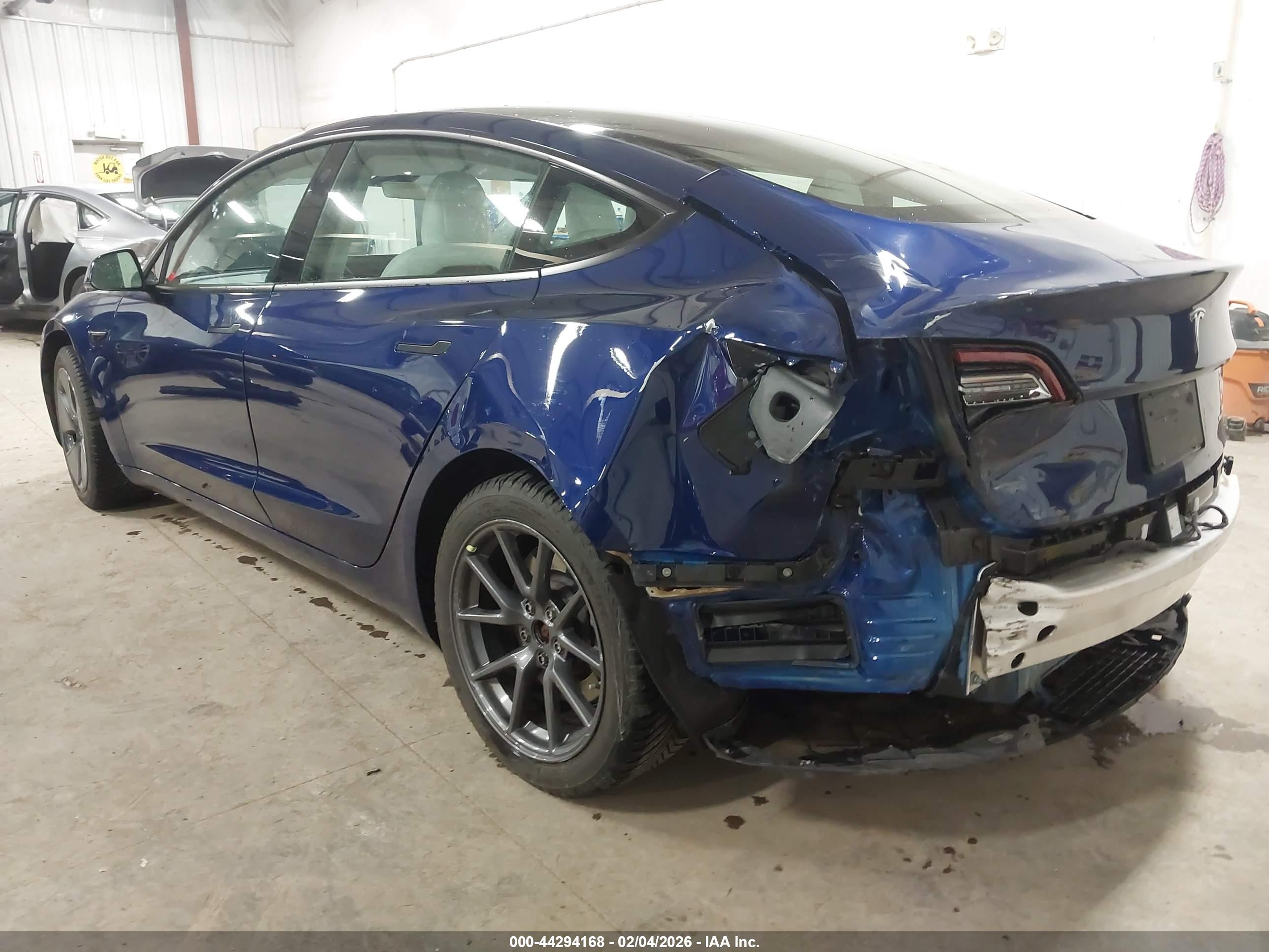 TESLA MODEL image 3