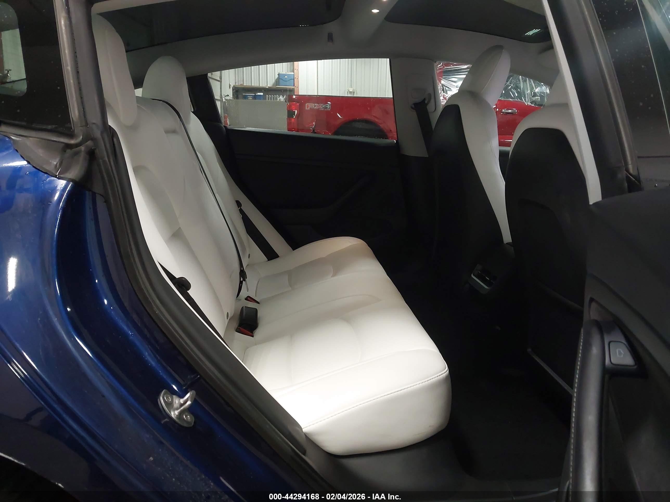 TESLA MODEL image 8