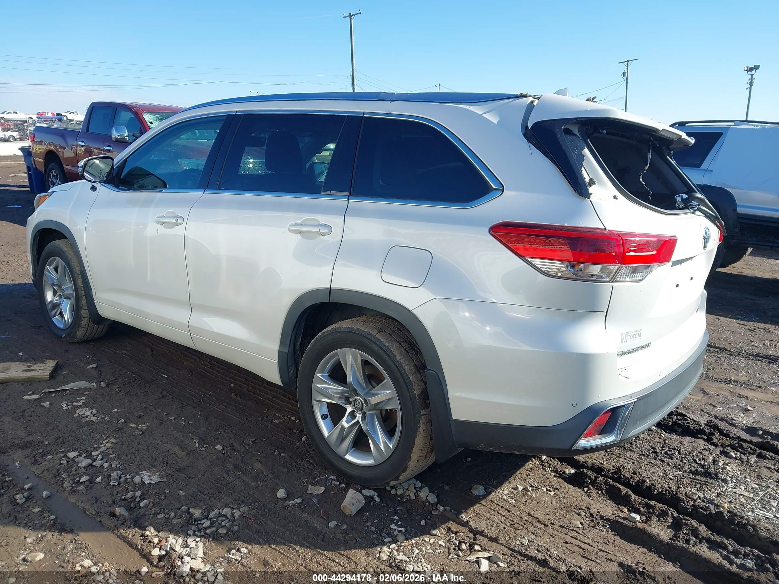 TOYOTA HIGHLANDER image 3