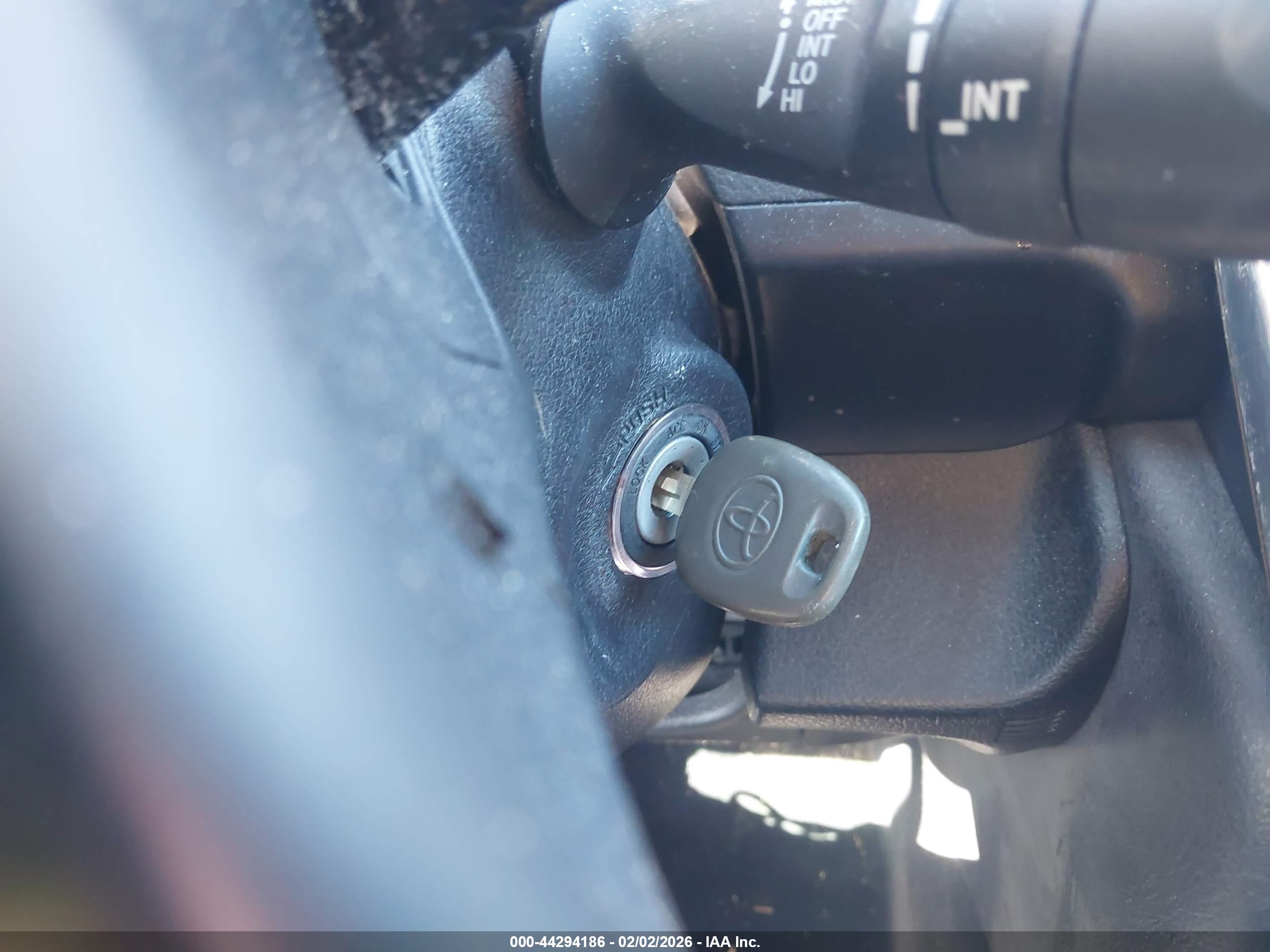 TOYOTA CAMRY image 11