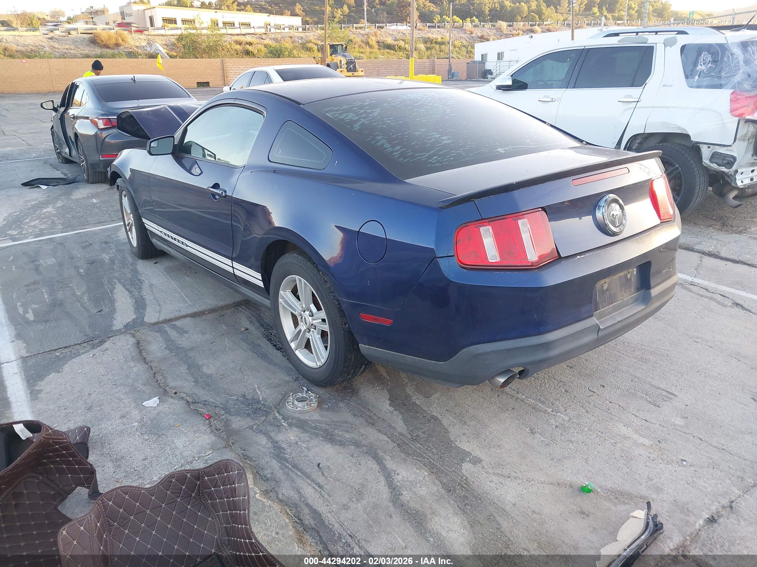 FORD MUSTANG image 3