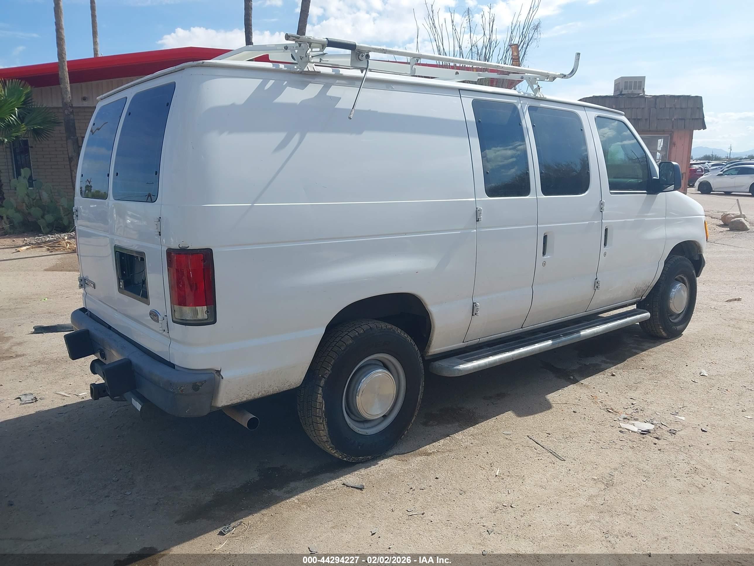FORD E-250 image 4