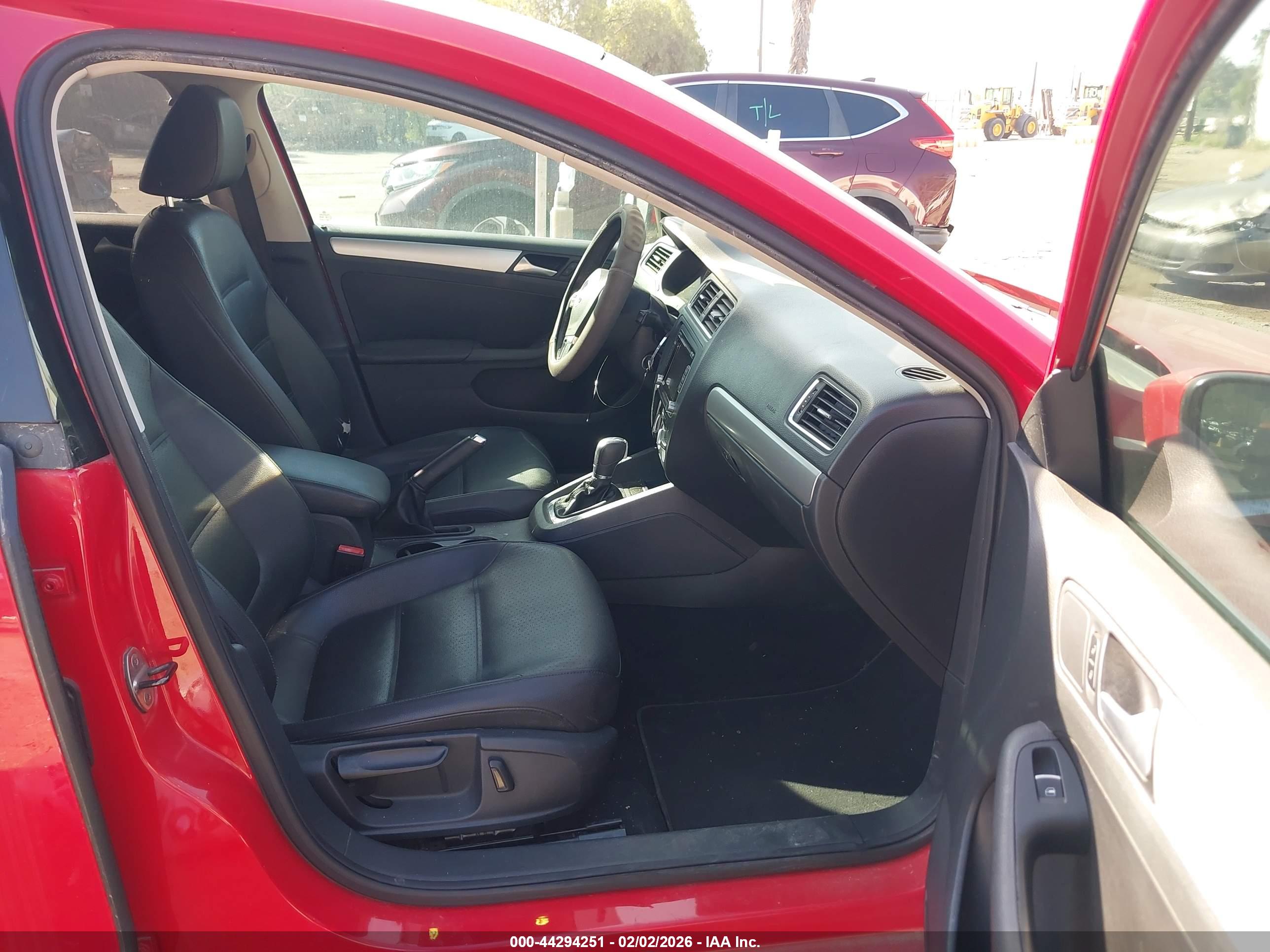 VOLKSWAGEN JETTA image 5