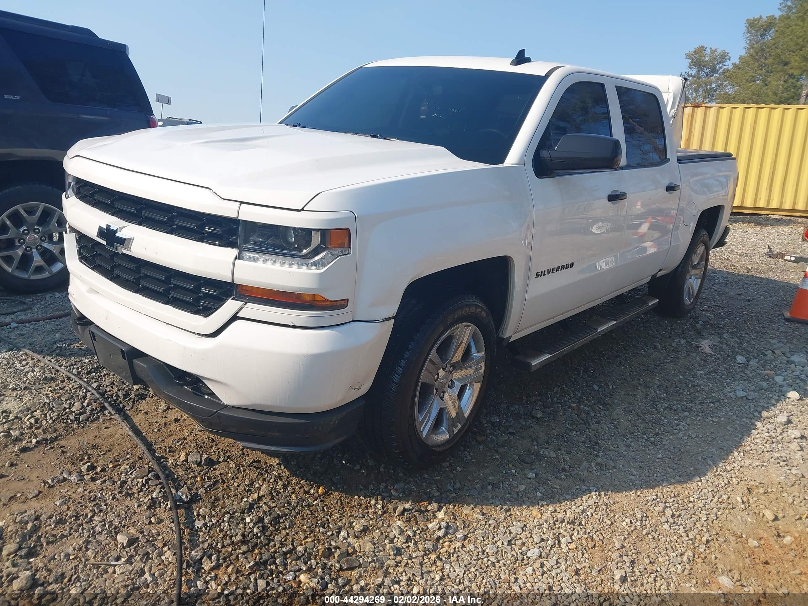 CHEVROLET SILVERADO image 2