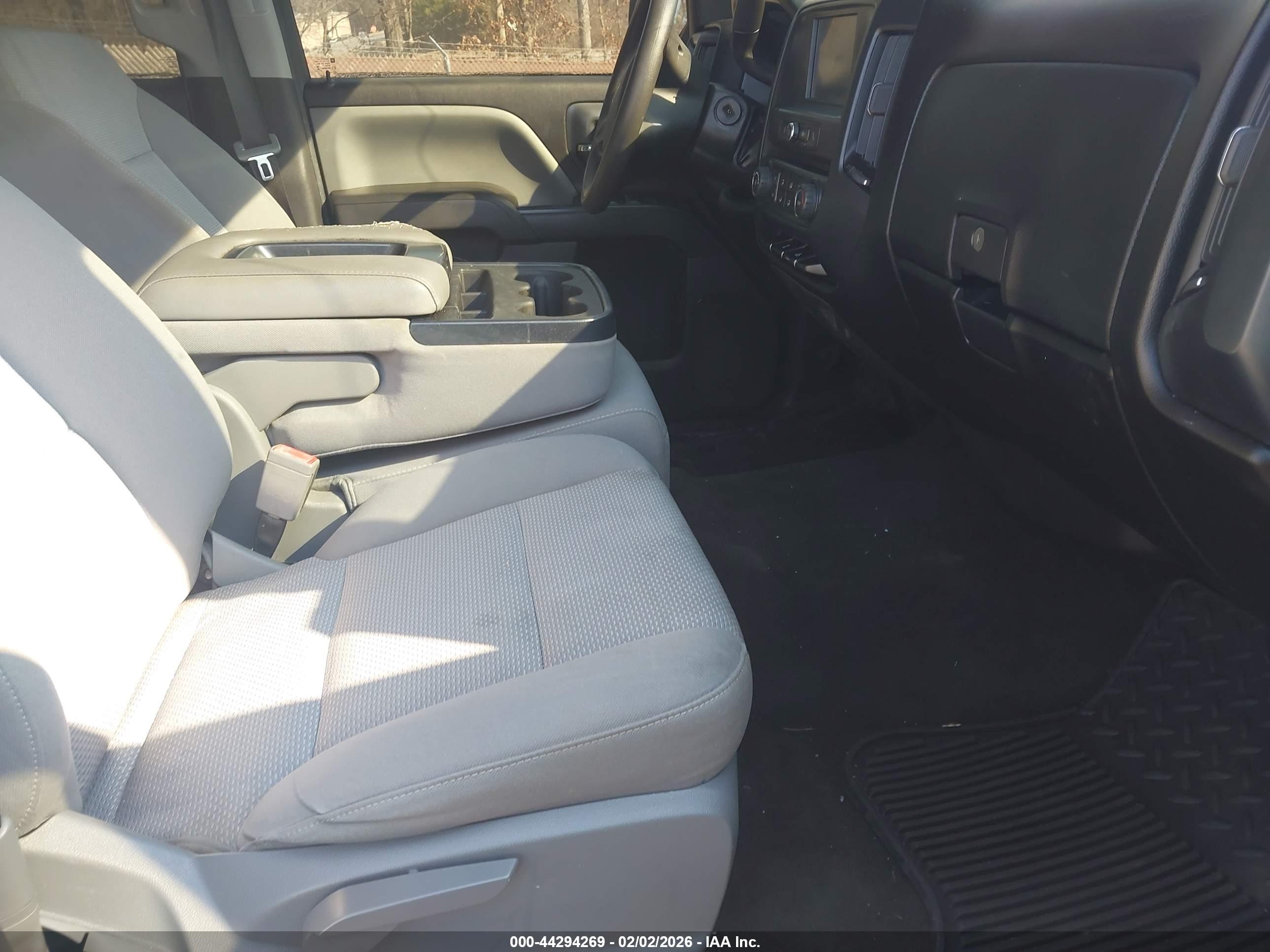 CHEVROLET SILVERADO image 5