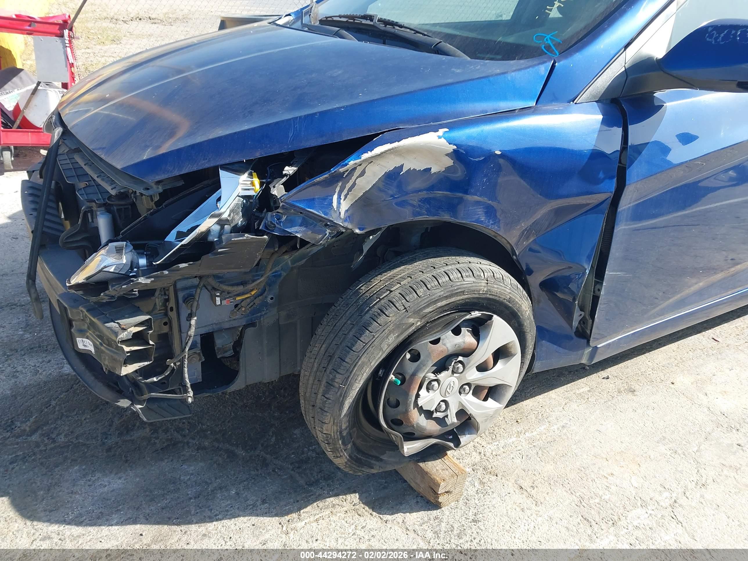 HYUNDAI ACCENT image 6