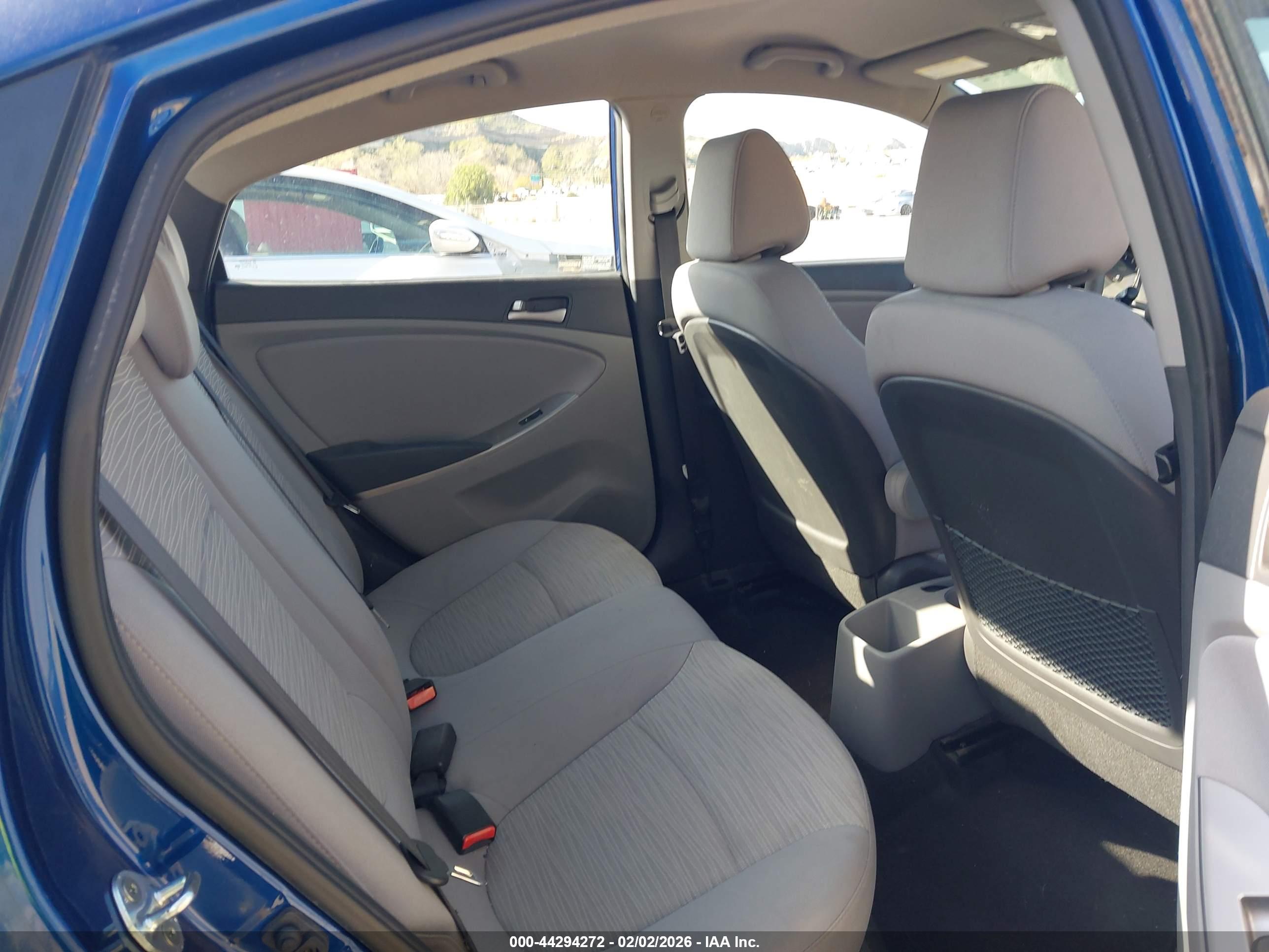 HYUNDAI ACCENT image 8