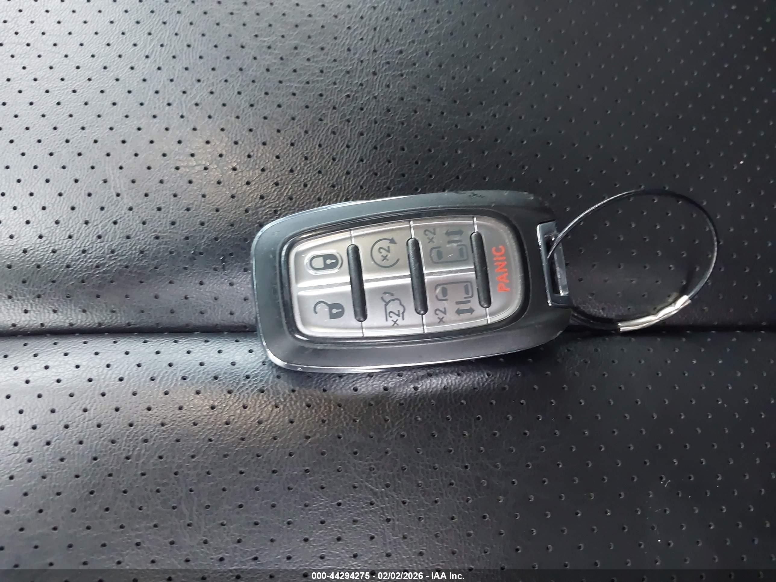 CHRYSLER PACIFICA image 11