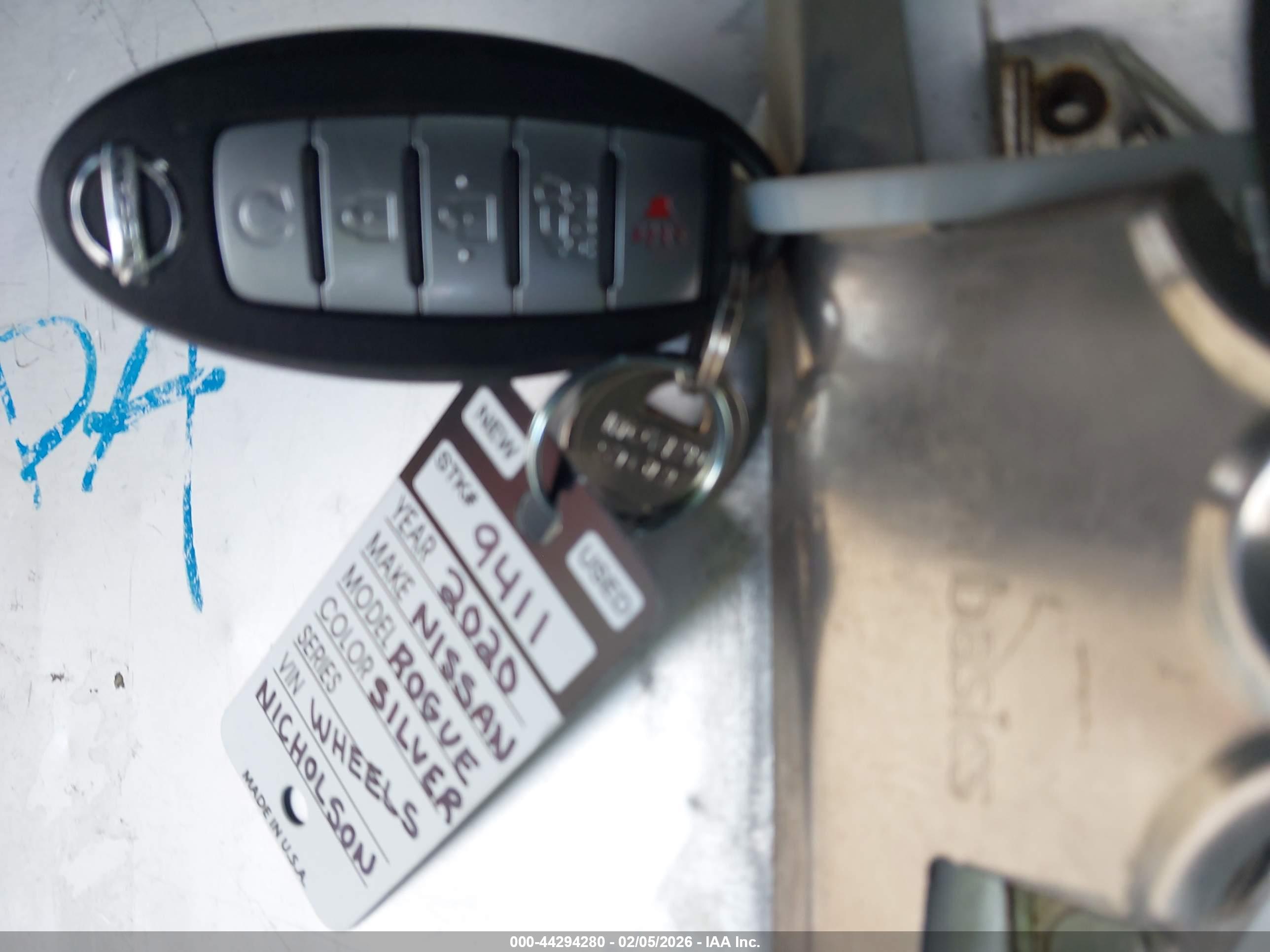 NISSAN ROGUE image 11