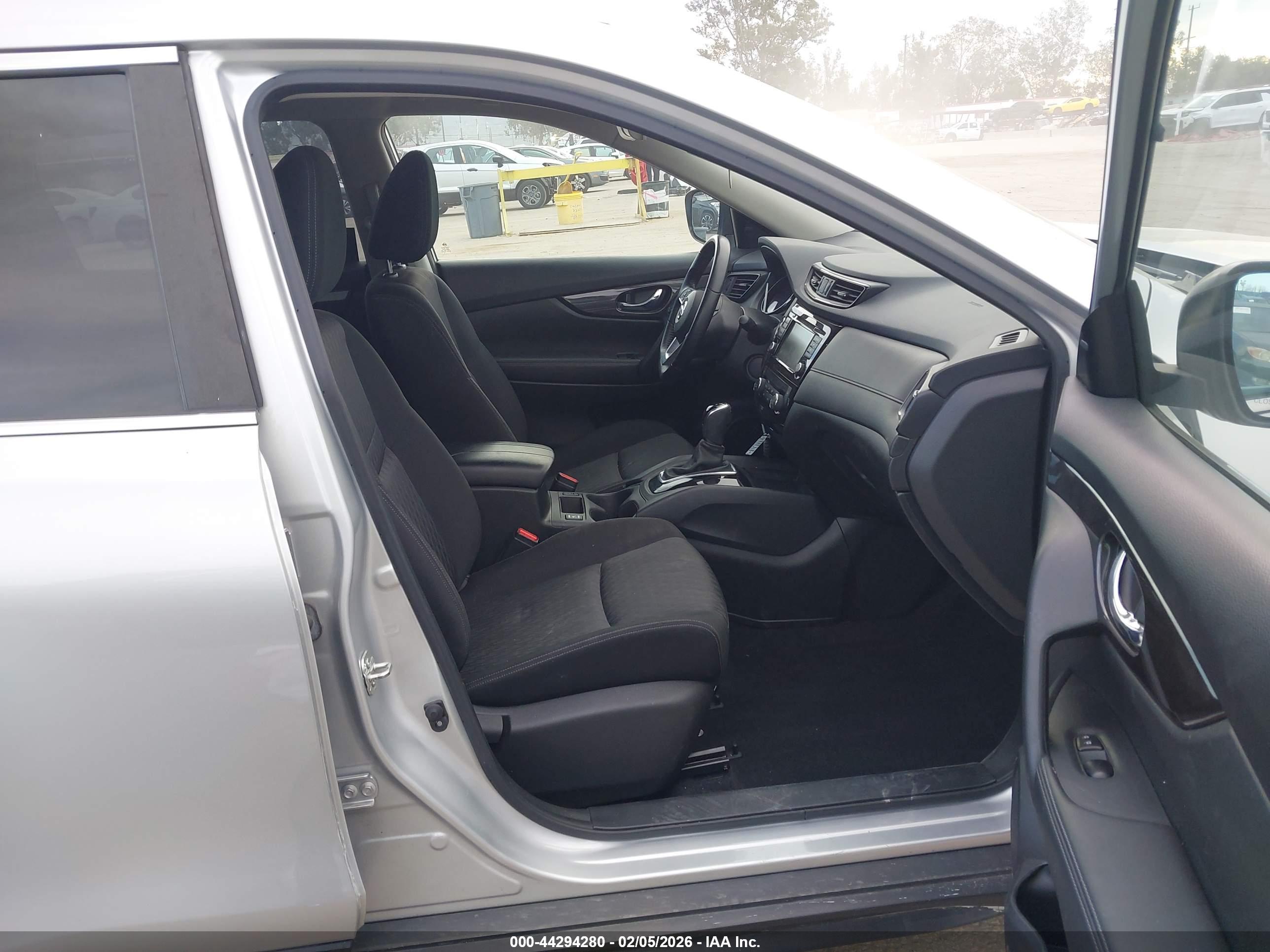 NISSAN ROGUE image 5