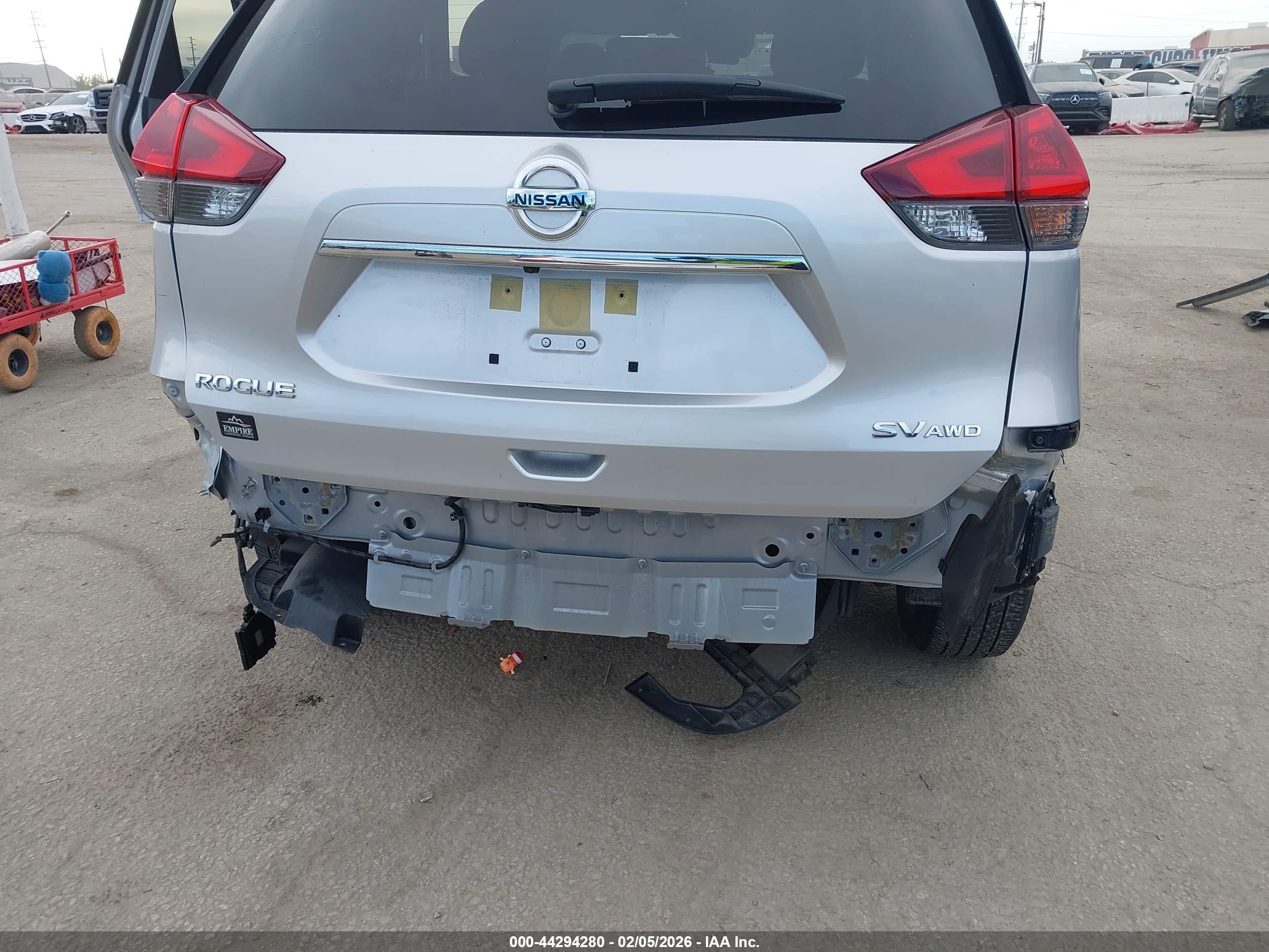 NISSAN ROGUE image 6