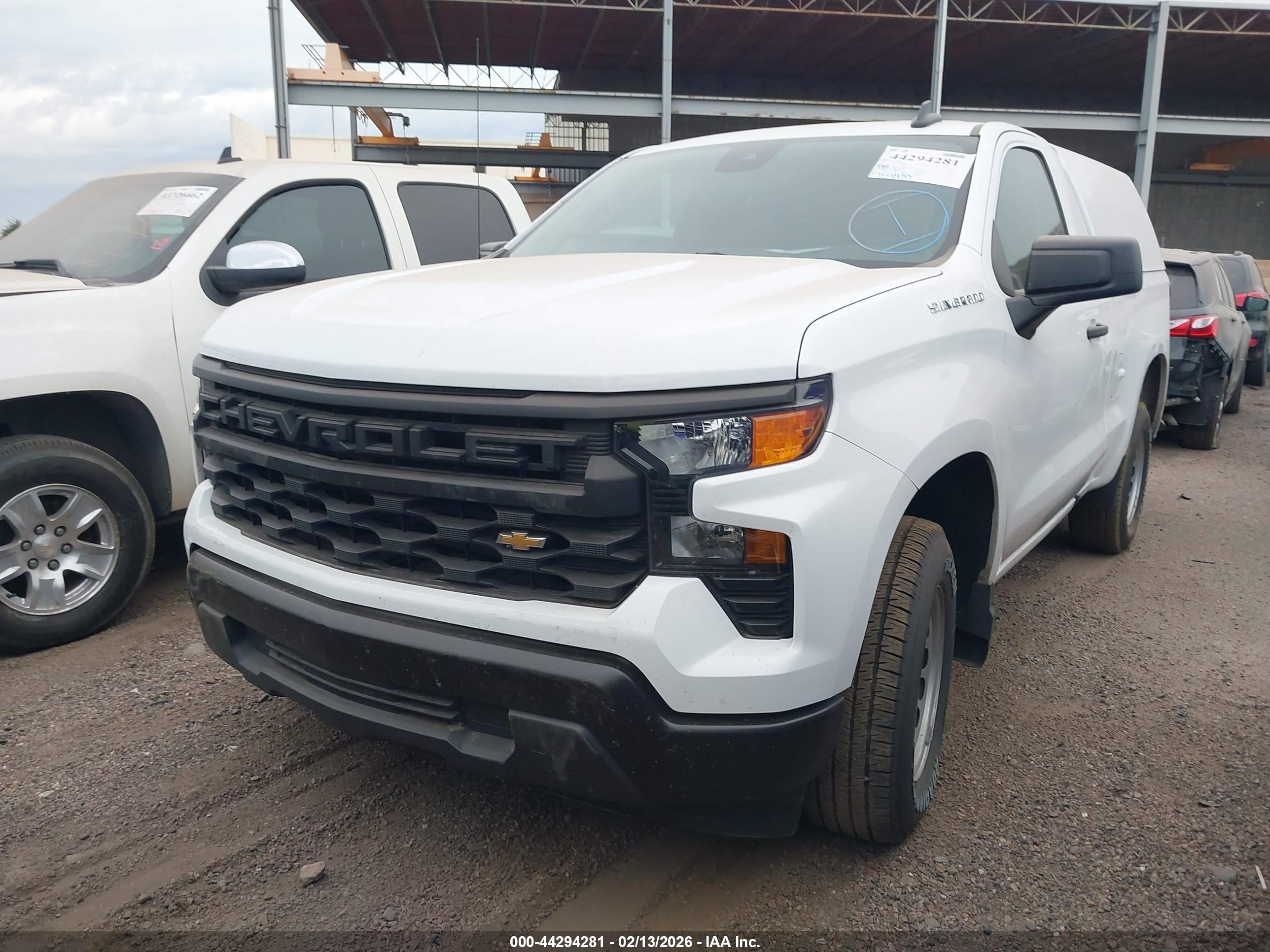 CHEVROLET SILVERADO image 2