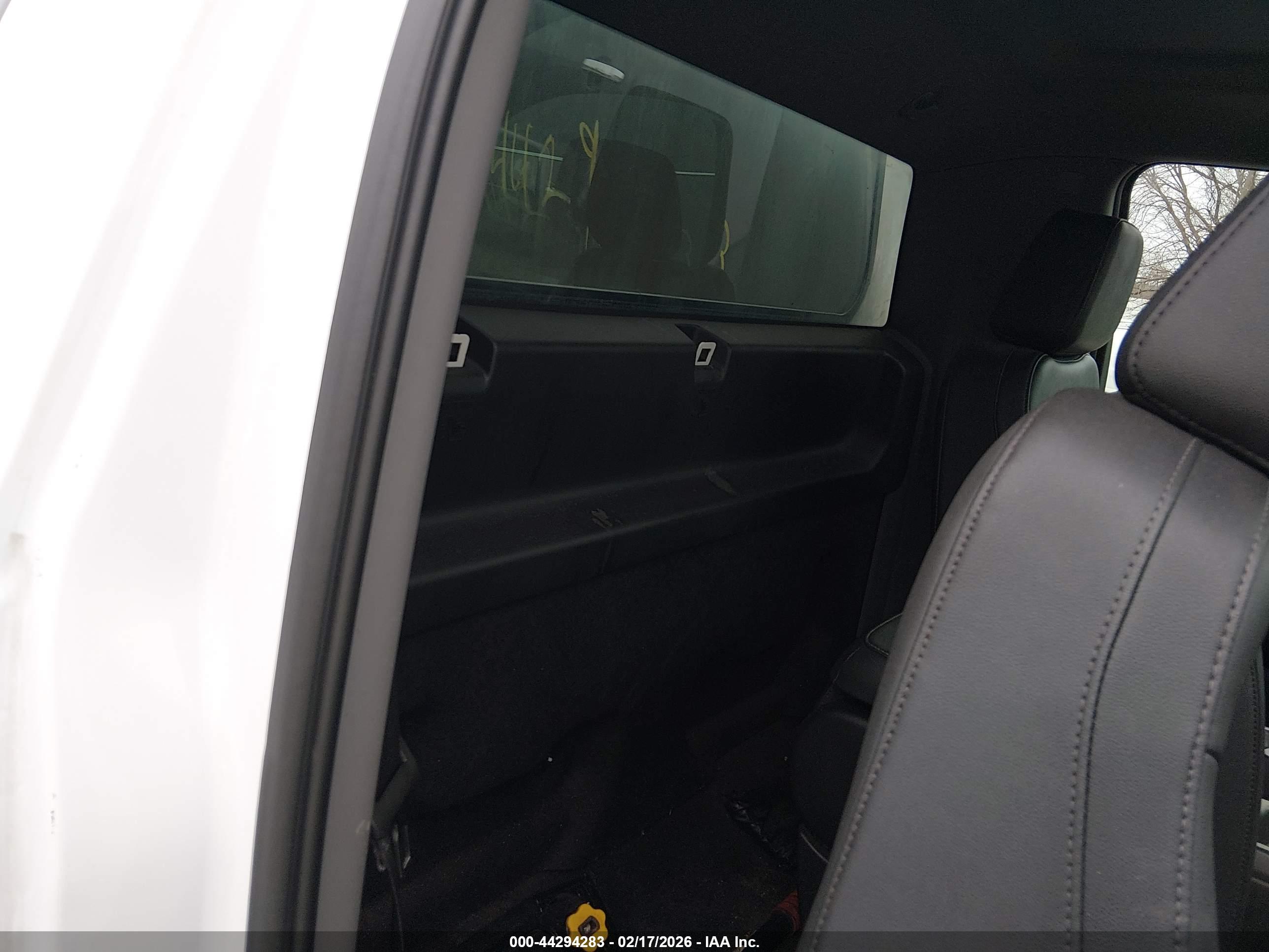 CHEVROLET SILVERADO image 8
