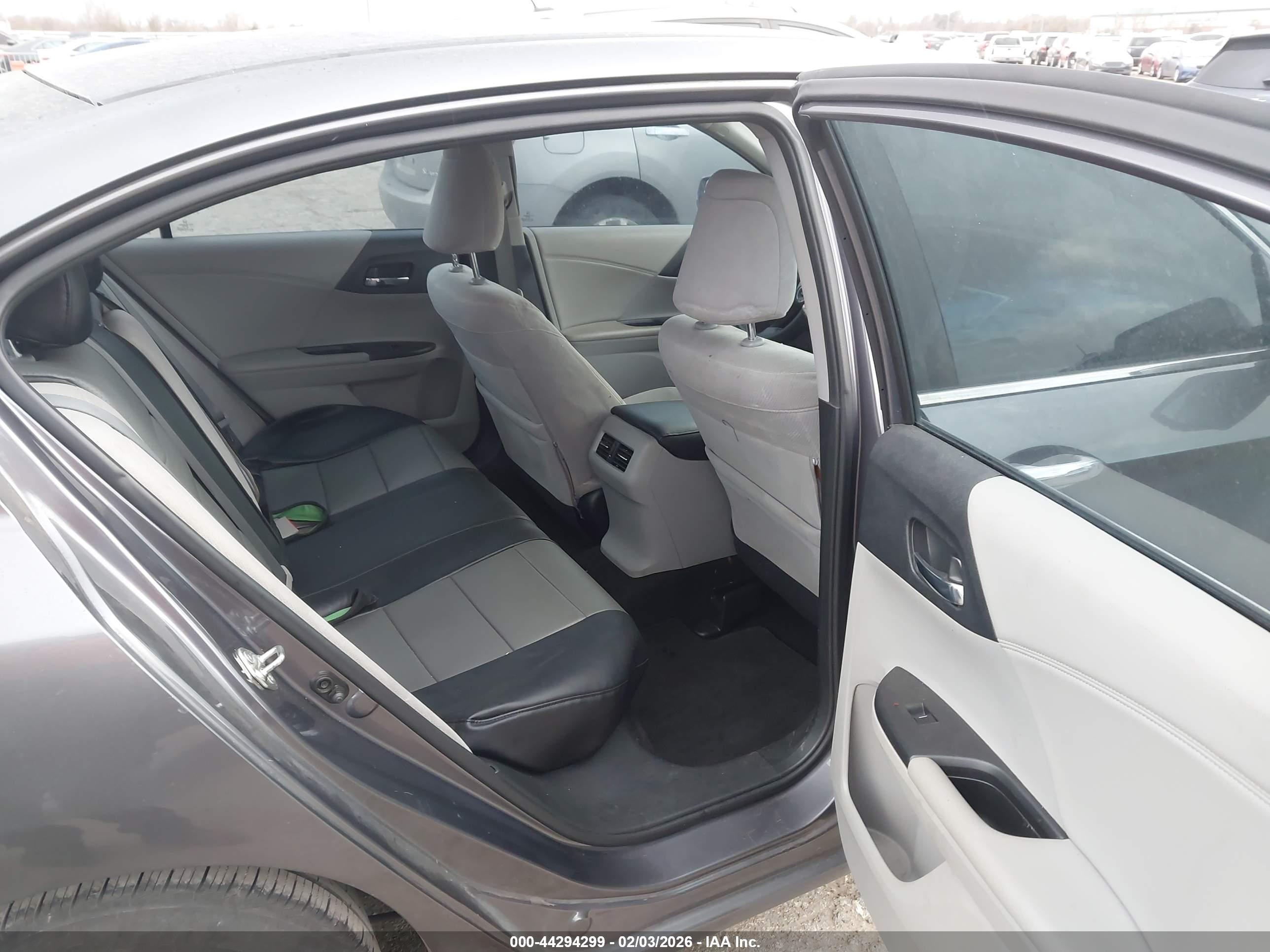 HONDA ACCORD image 8