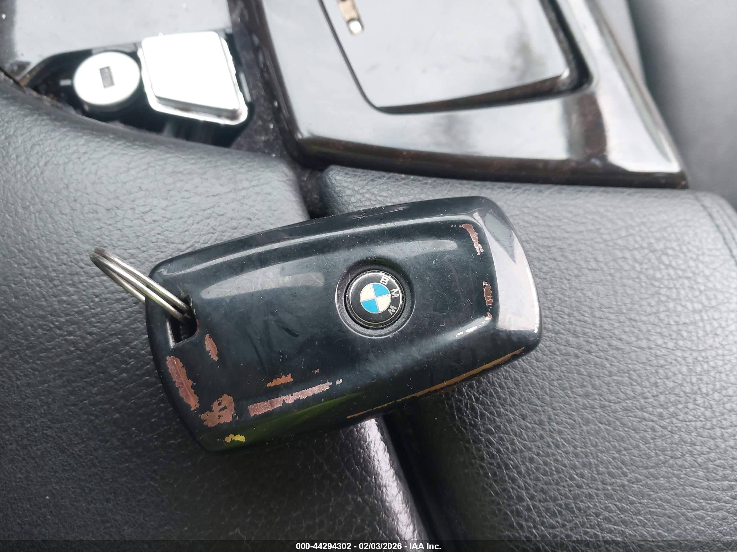 BMW 528I image 11