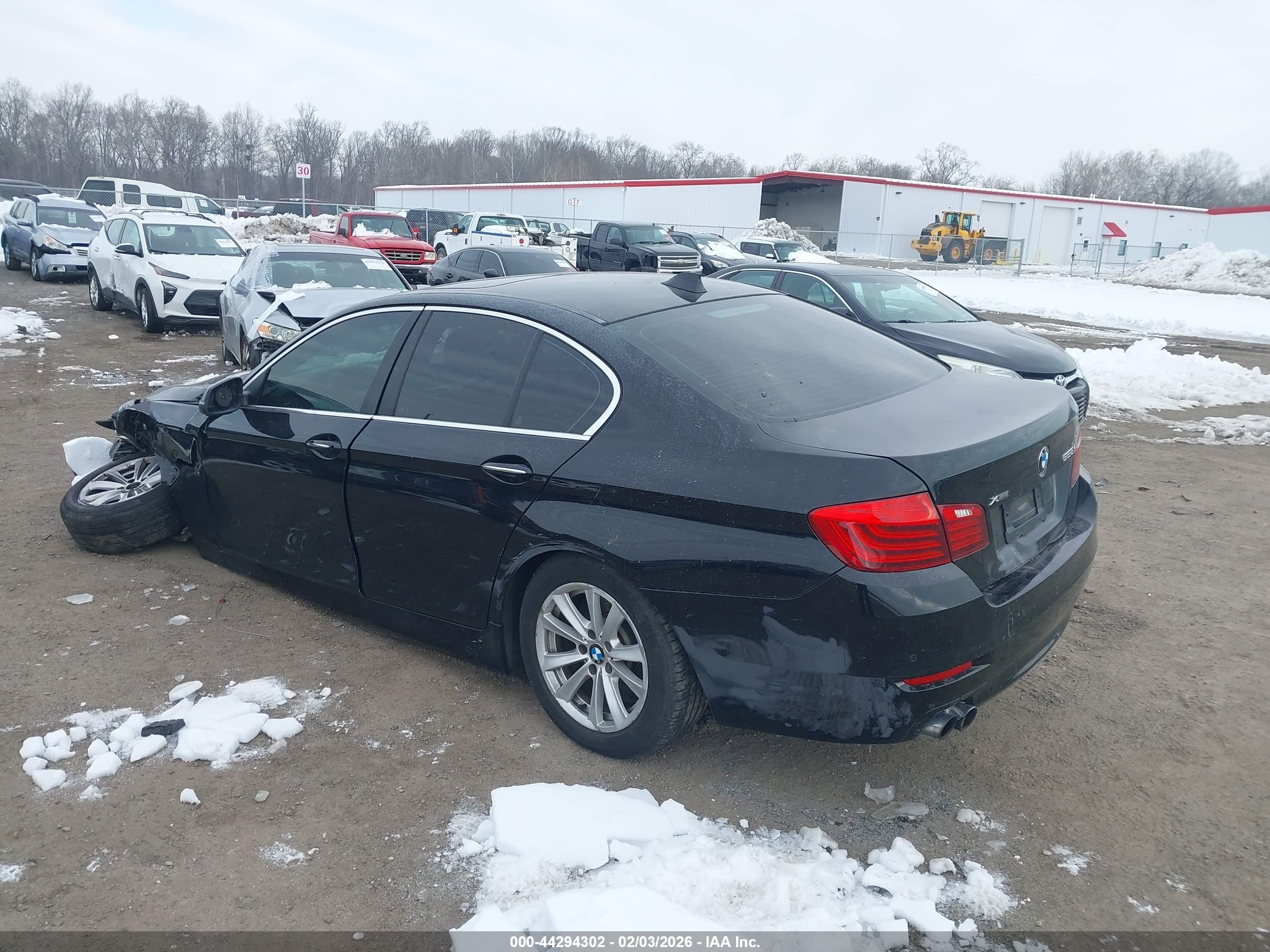 BMW 528I image 3