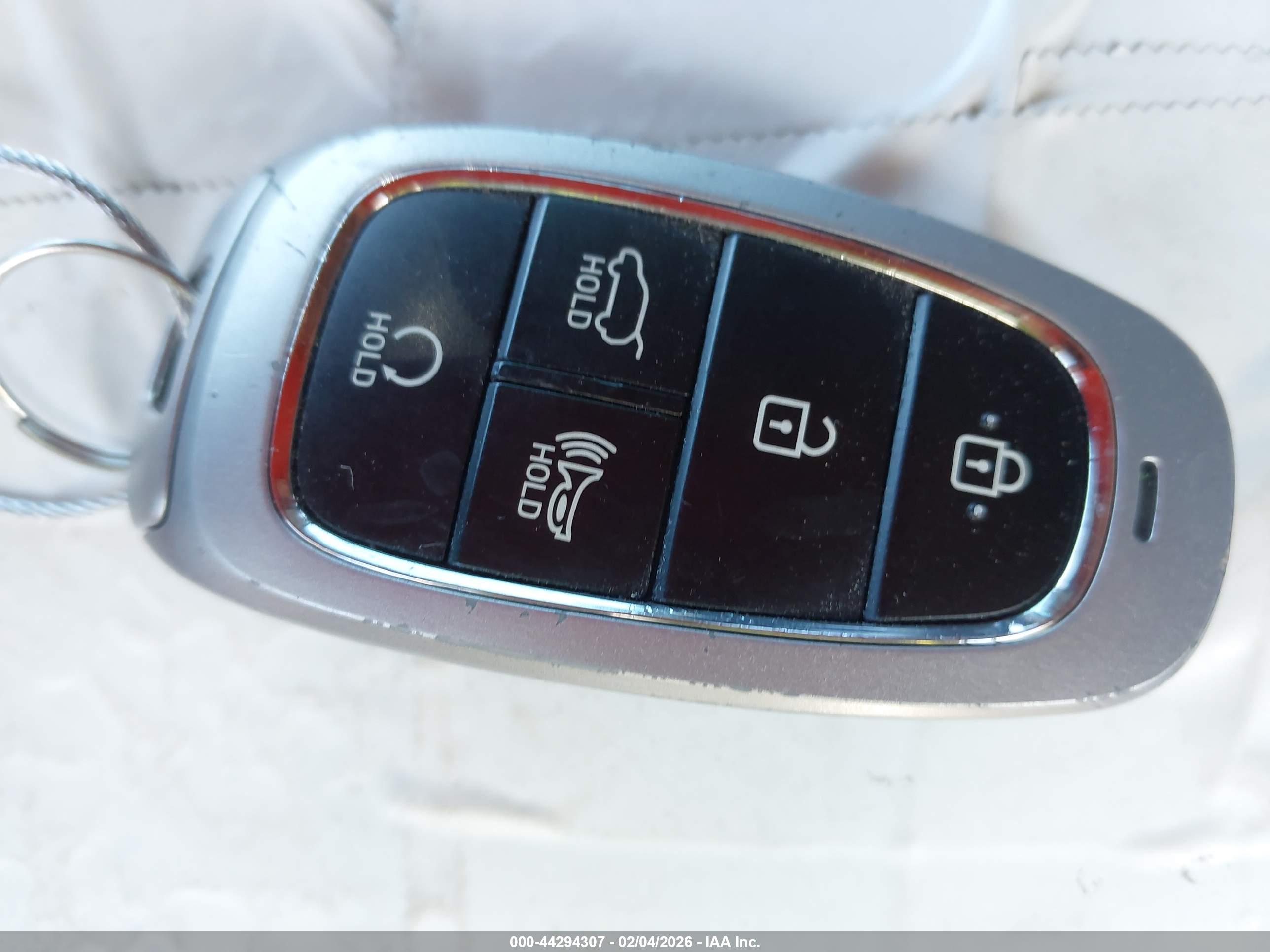 HYUNDAI TUCSON image 11