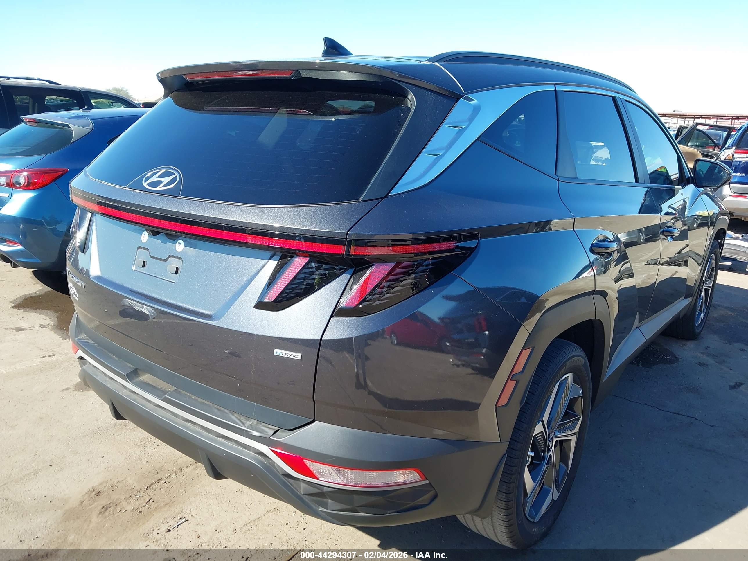 HYUNDAI TUCSON image 4