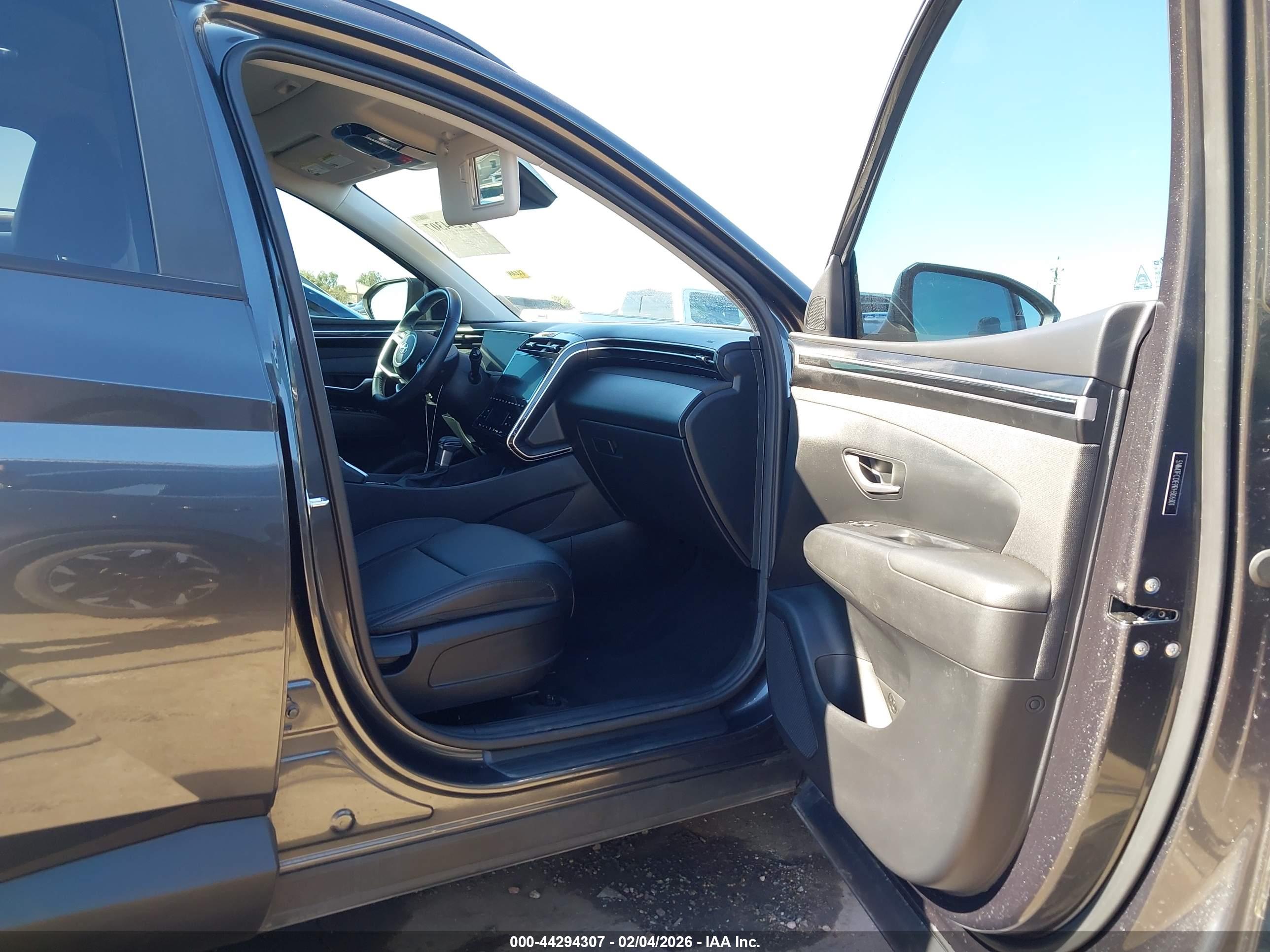 HYUNDAI TUCSON image 5