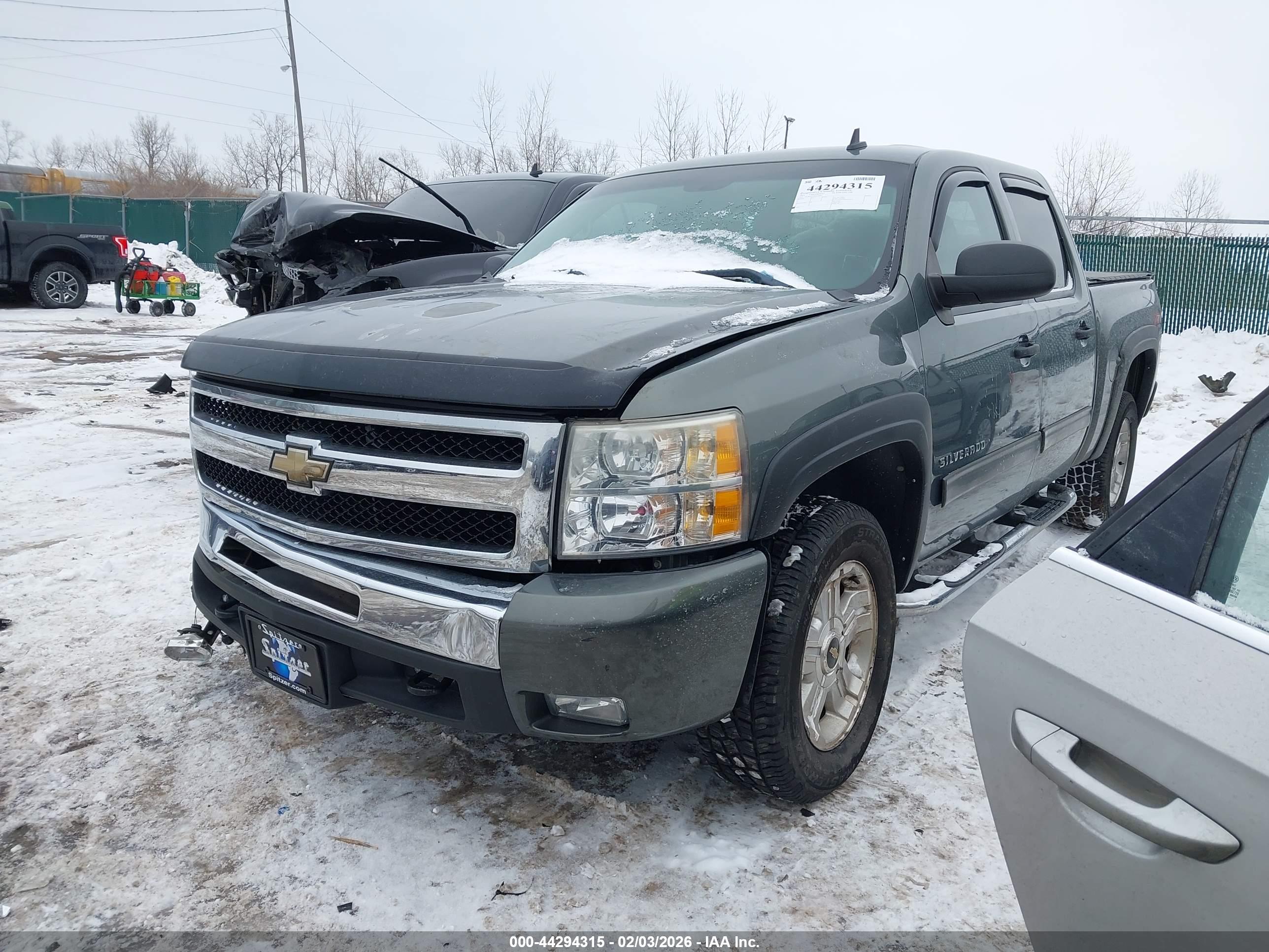 CHEVROLET SILVERADO image 2