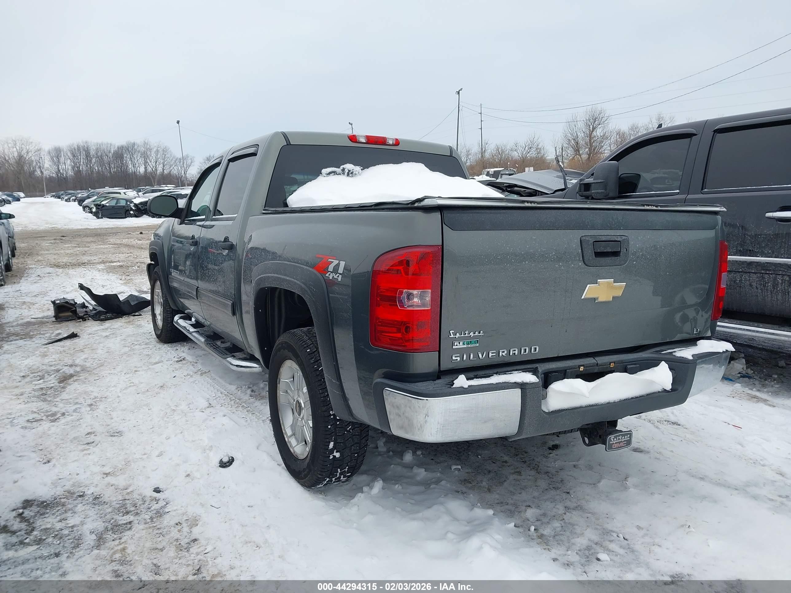 CHEVROLET SILVERADO image 3