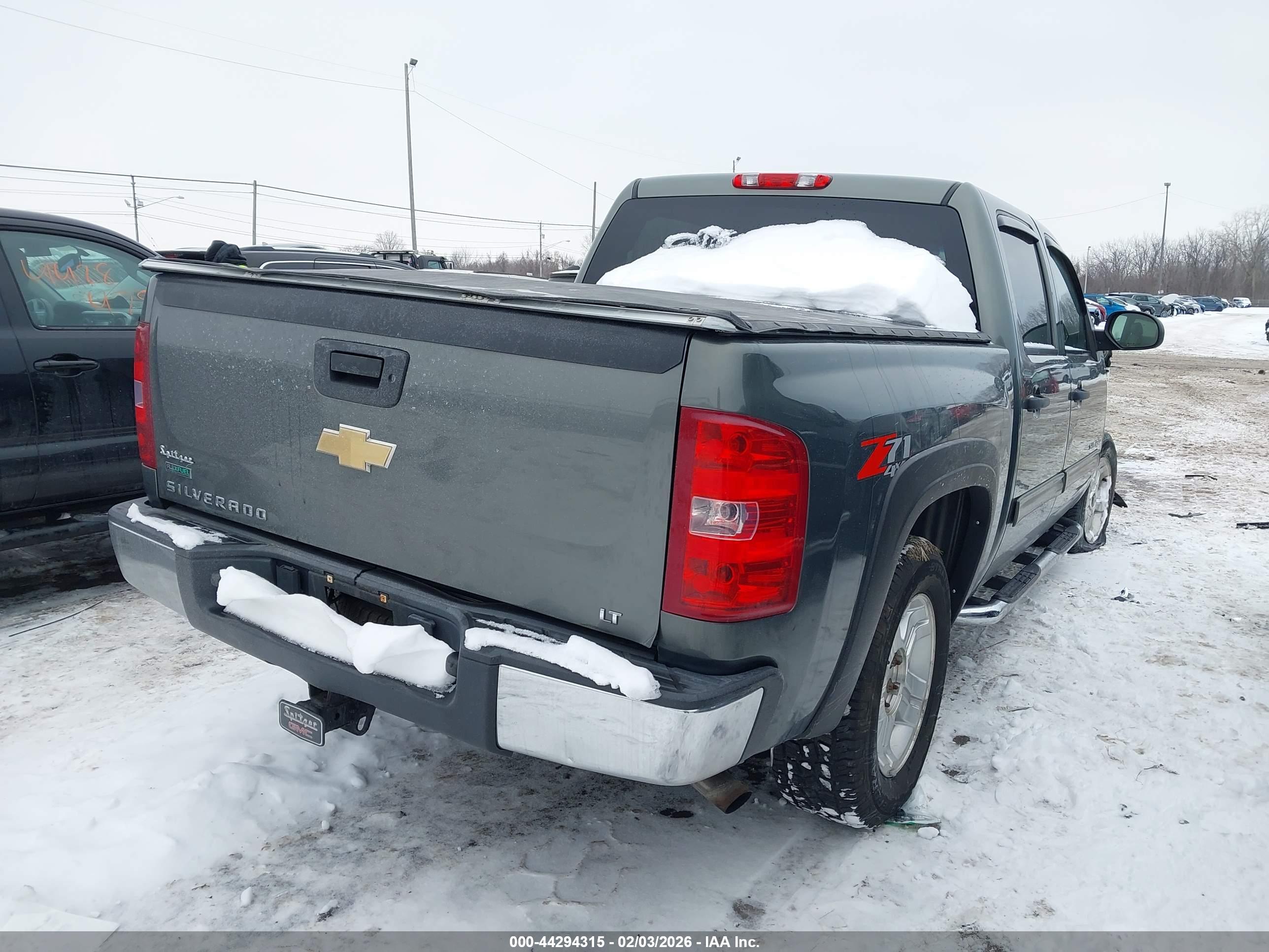 CHEVROLET SILVERADO image 4
