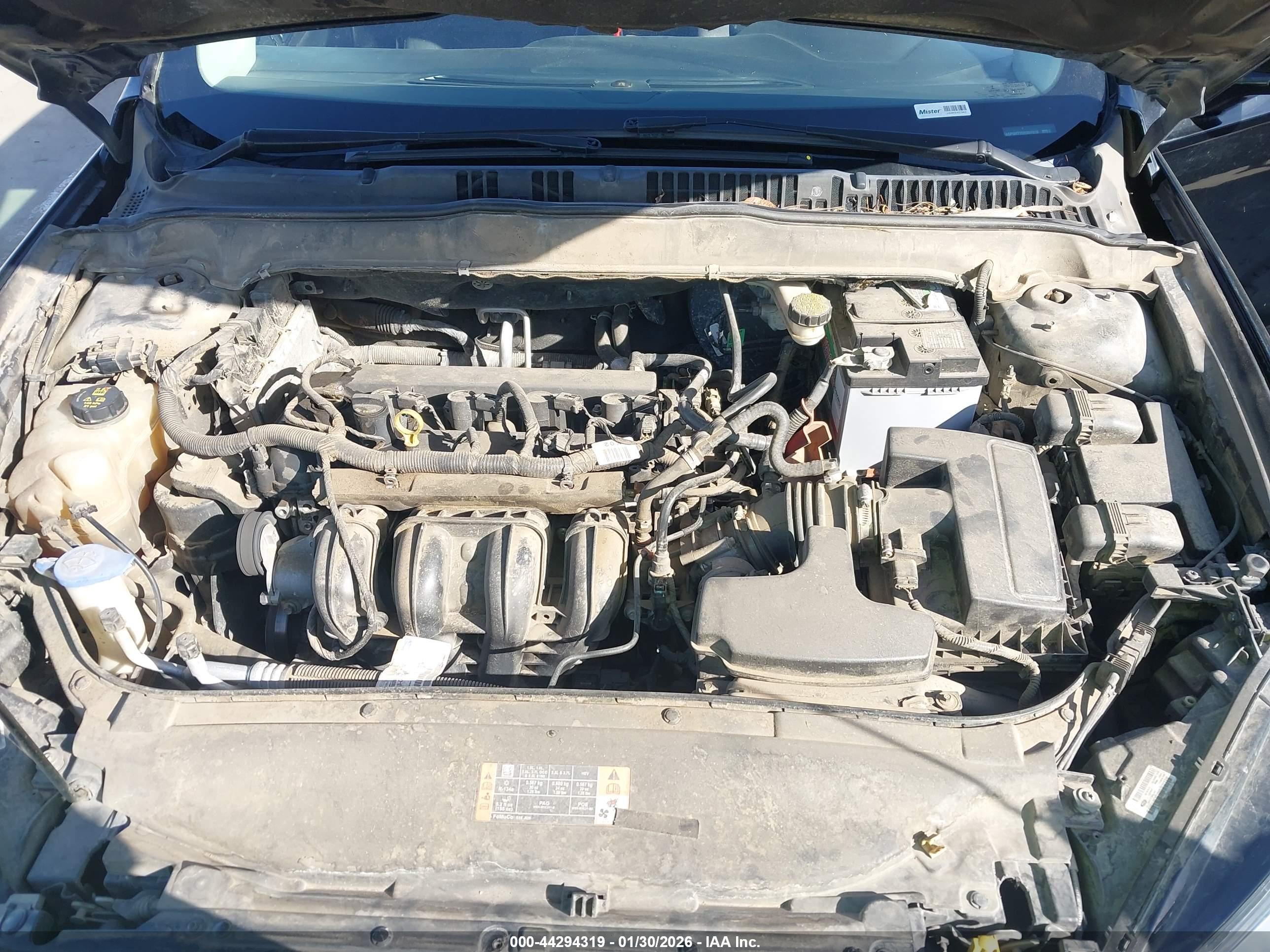 FORD FUSION image 10