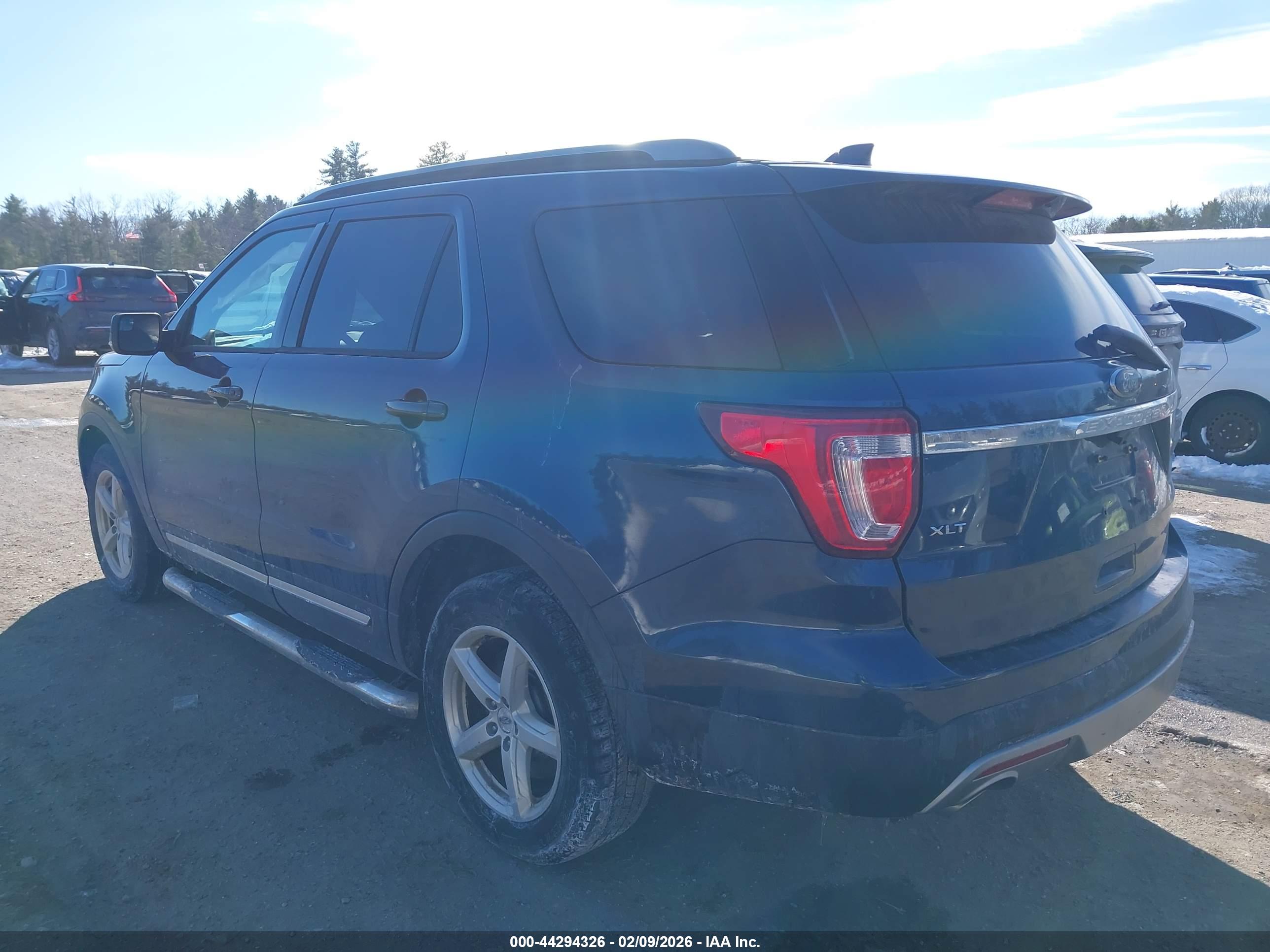 FORD EXPLORER image 3