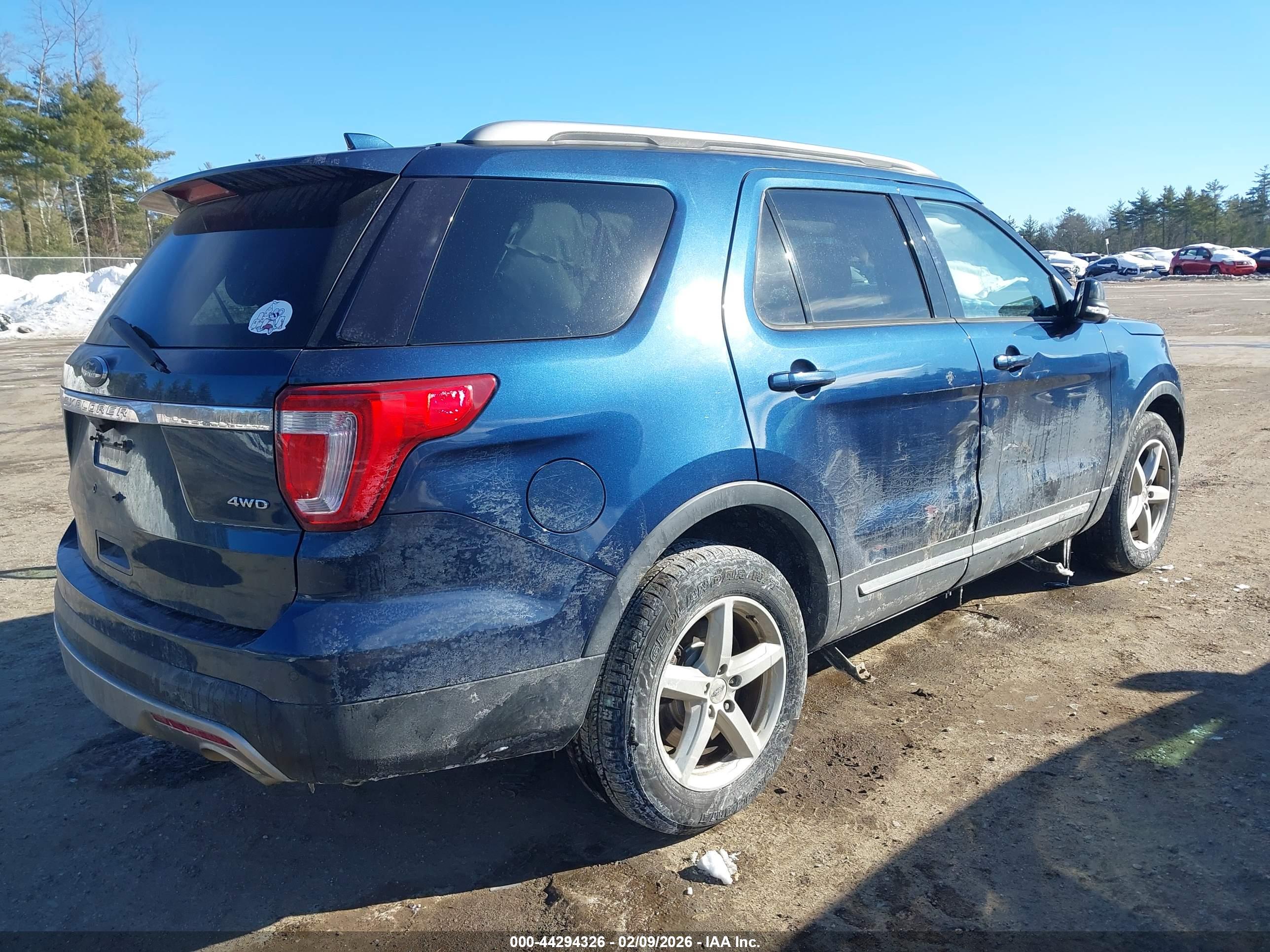 FORD EXPLORER image 4