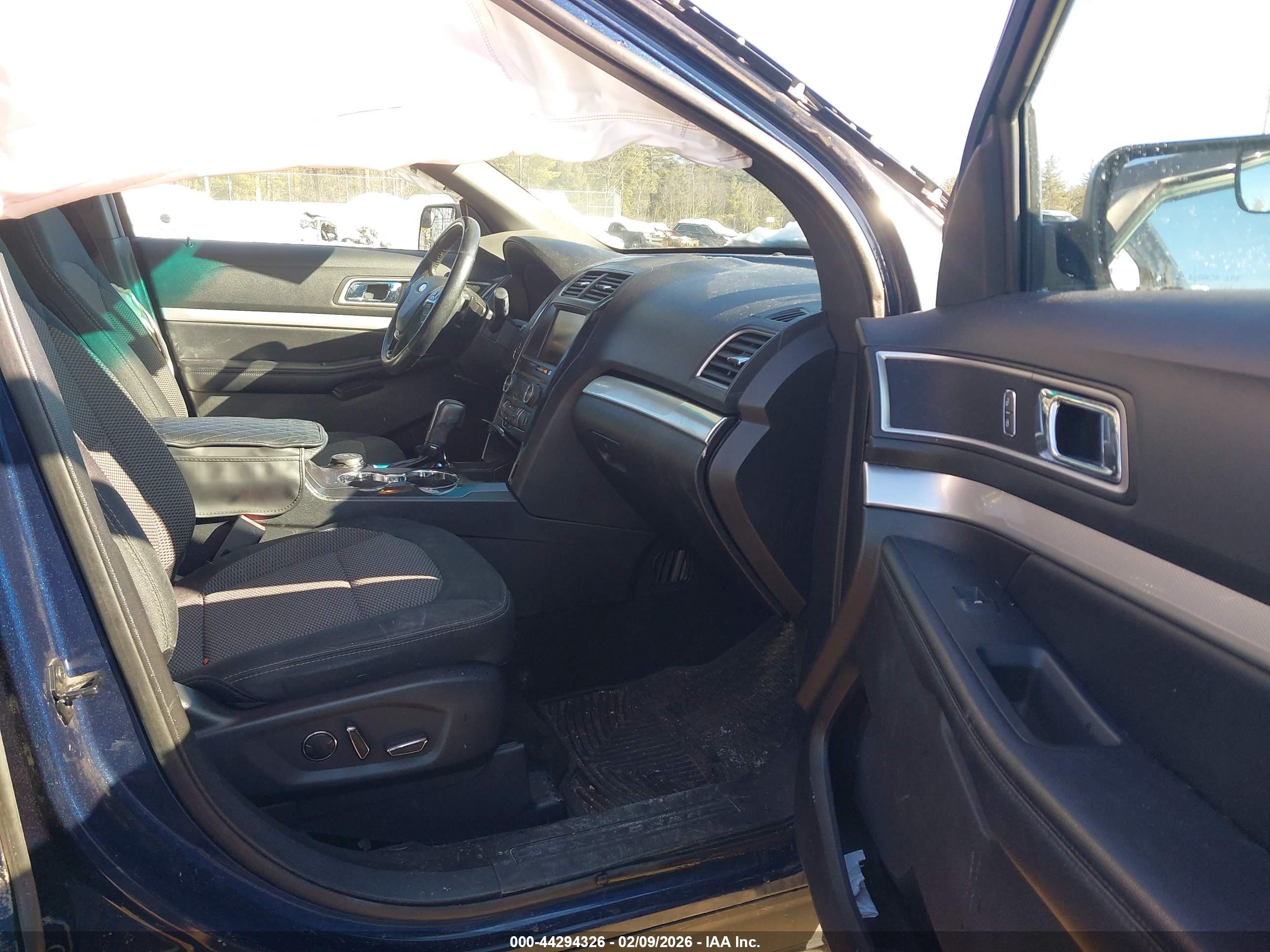 FORD EXPLORER image 5