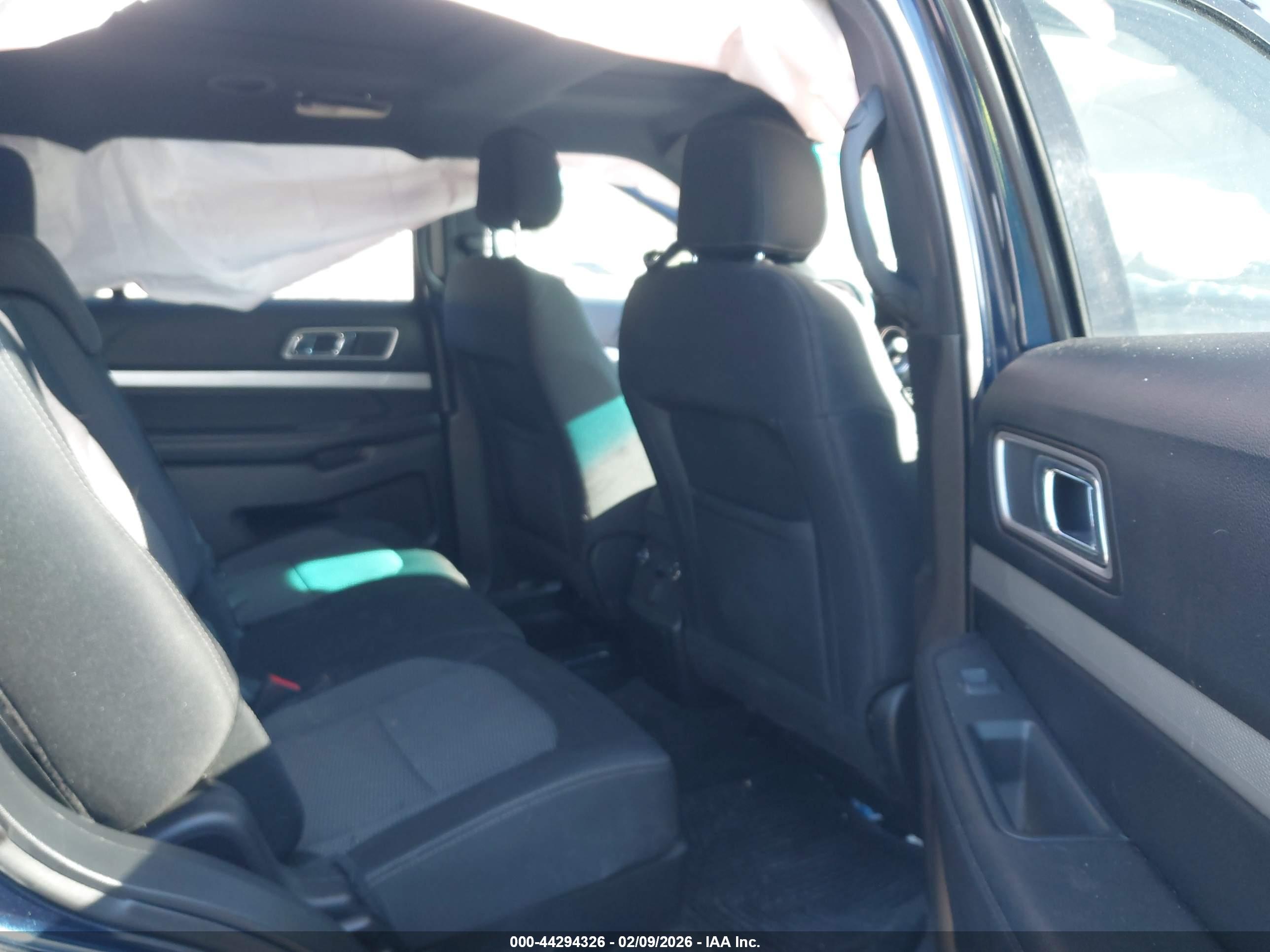 FORD EXPLORER image 8