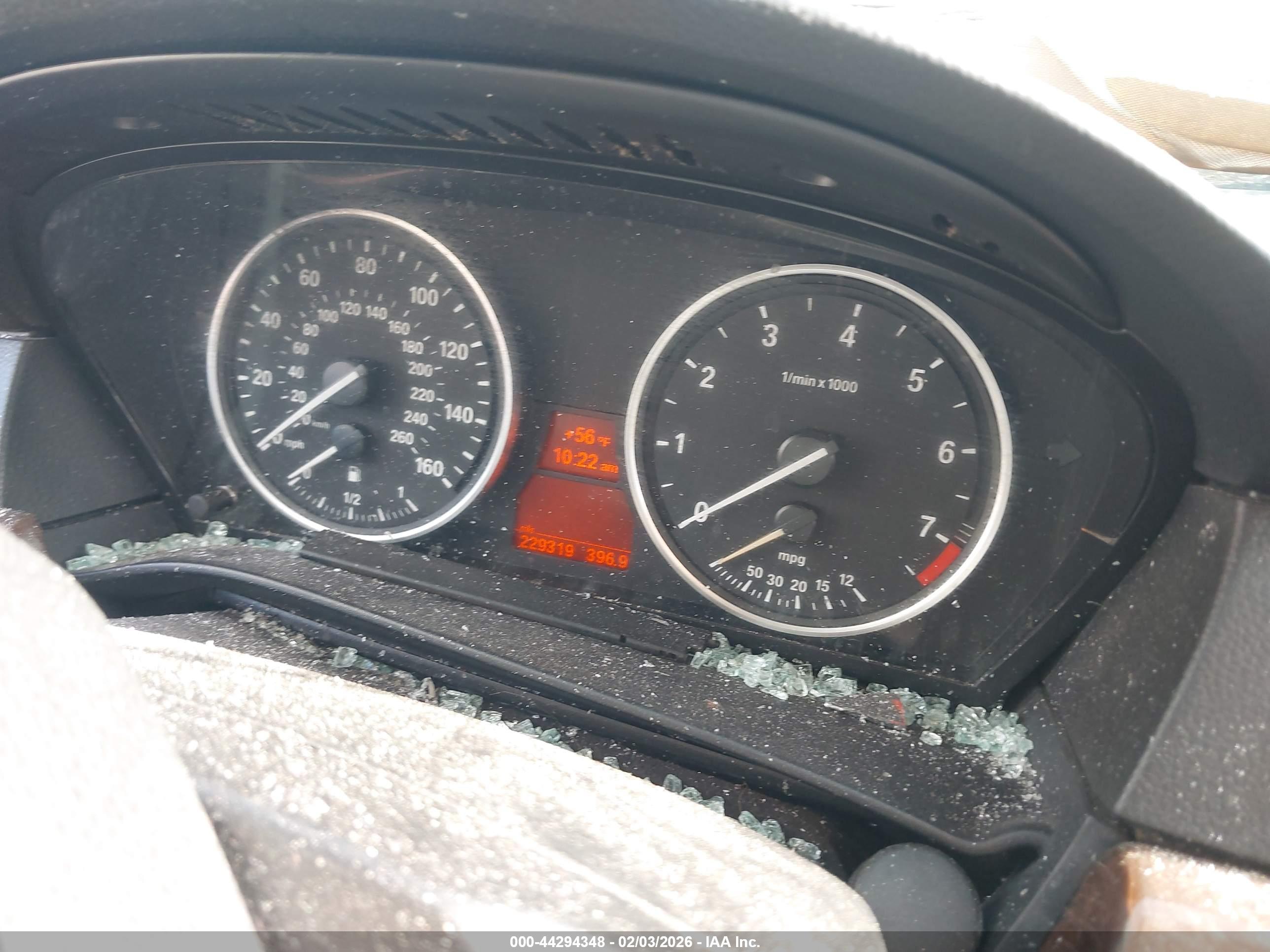 BMW 528I image 7