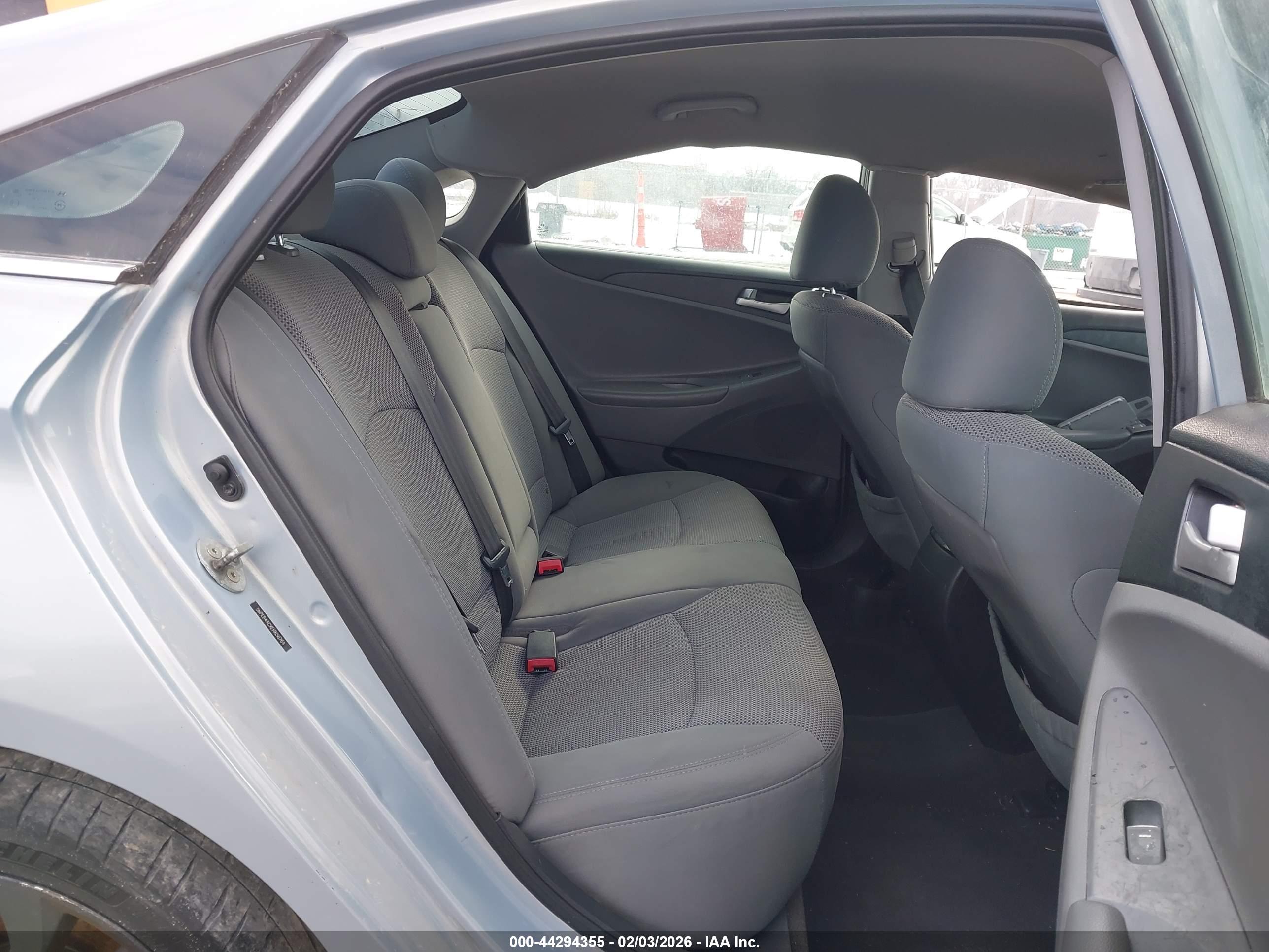 HYUNDAI SONATA image 8