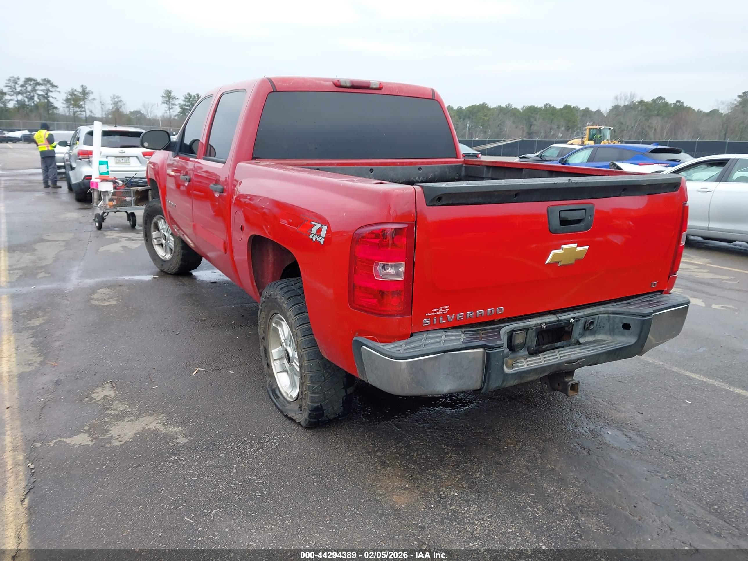 CHEVROLET SILVERADO image 3