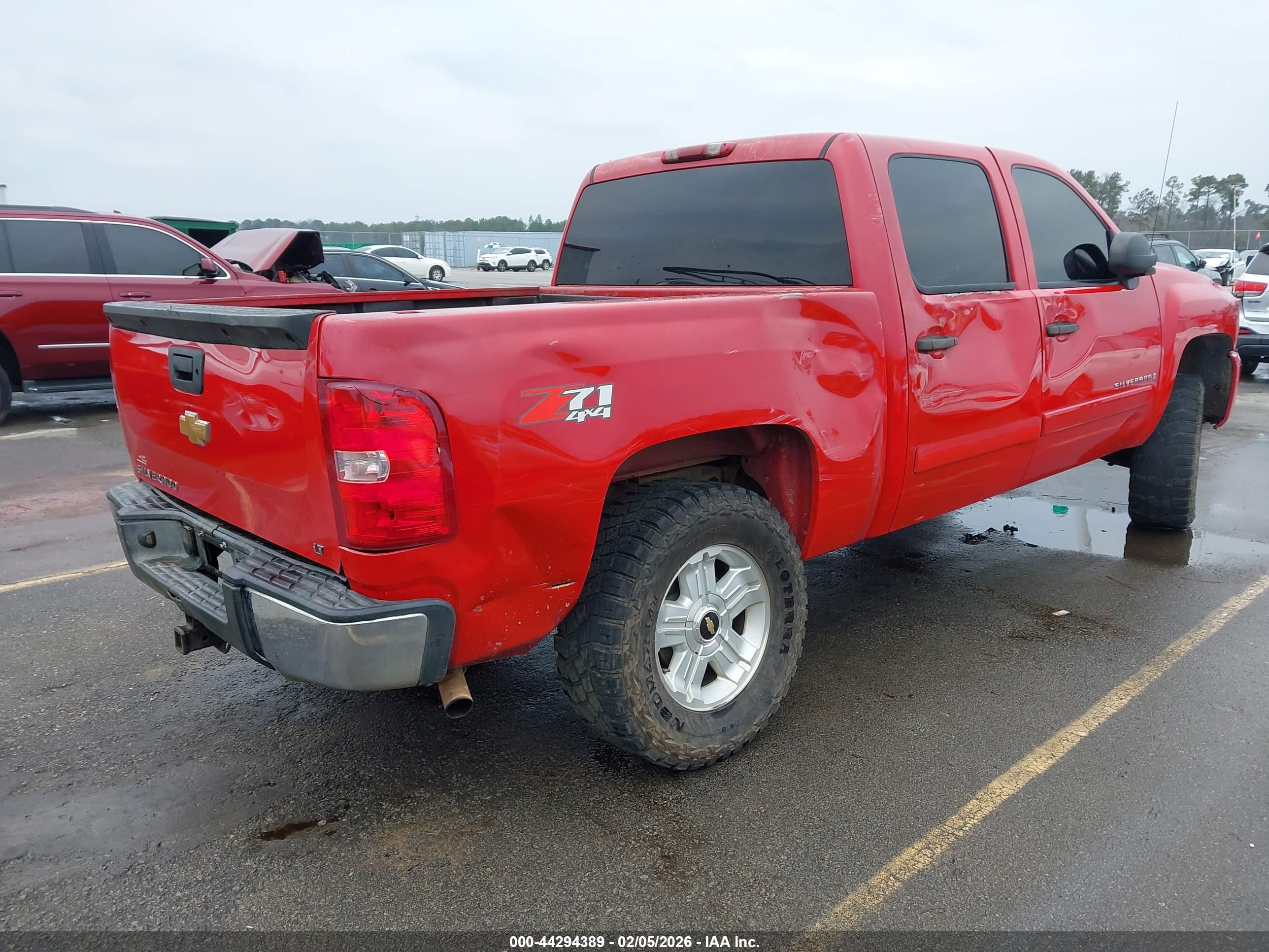 CHEVROLET SILVERADO image 4