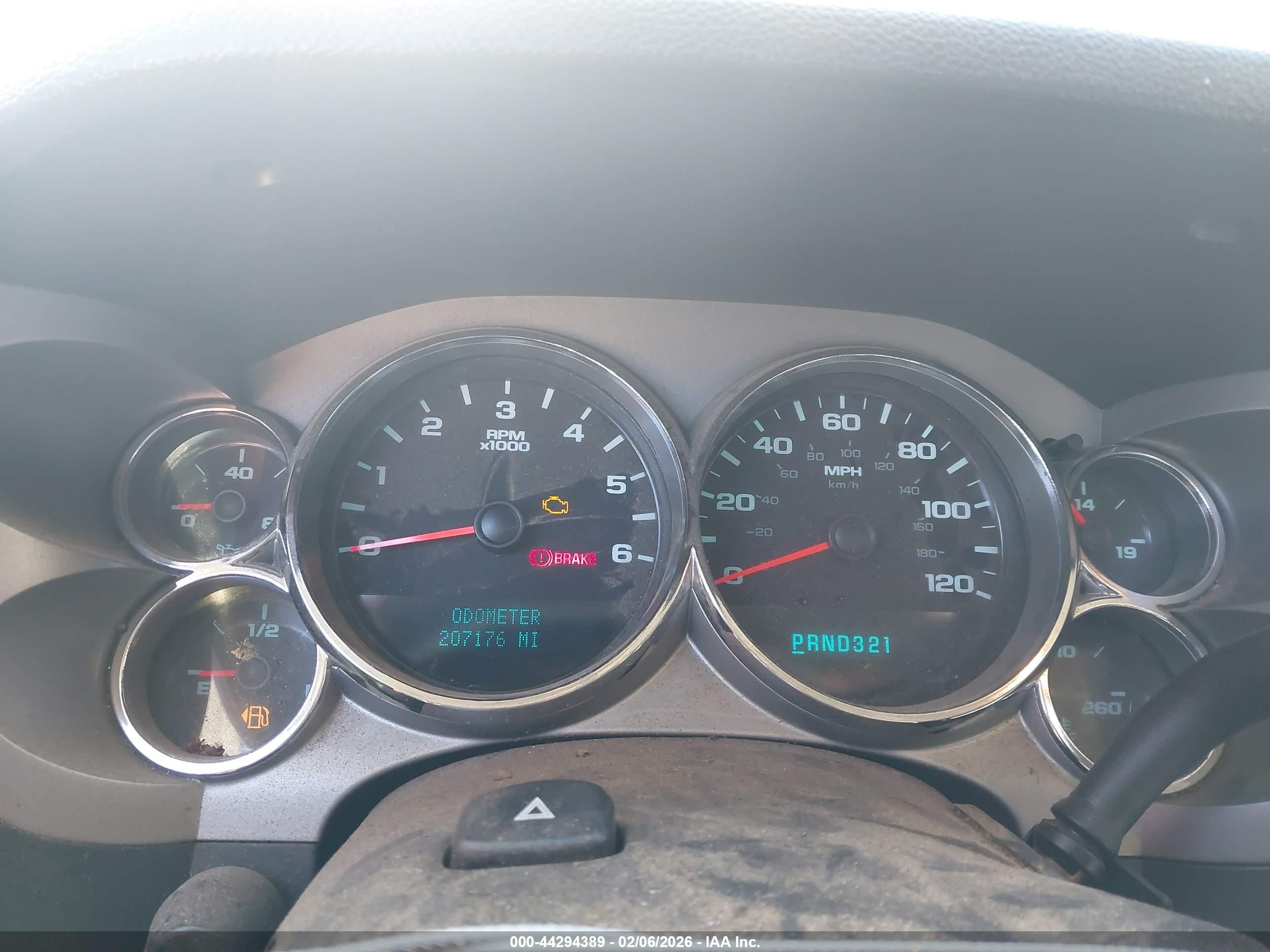 CHEVROLET SILVERADO image 7