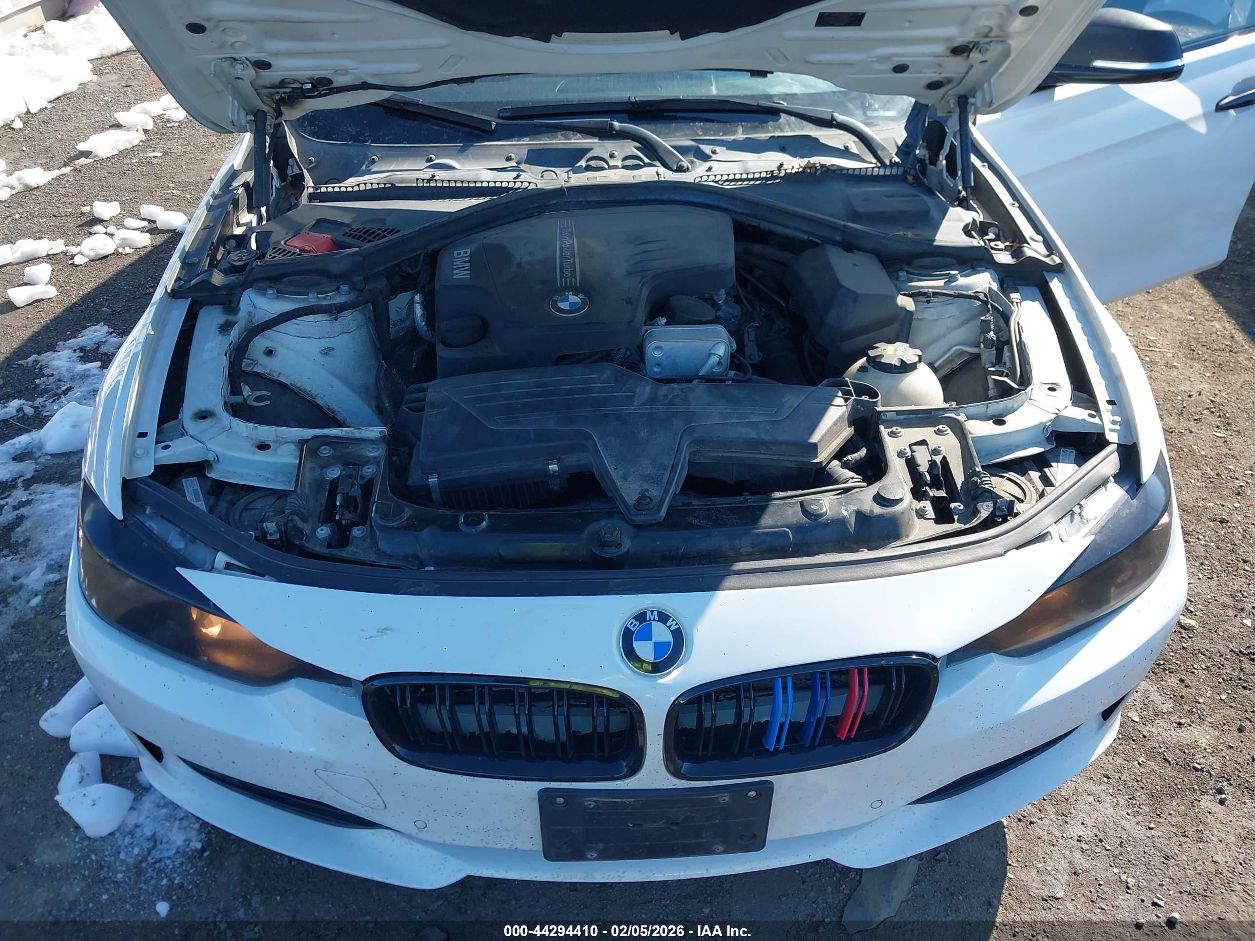 BMW 320I image 10