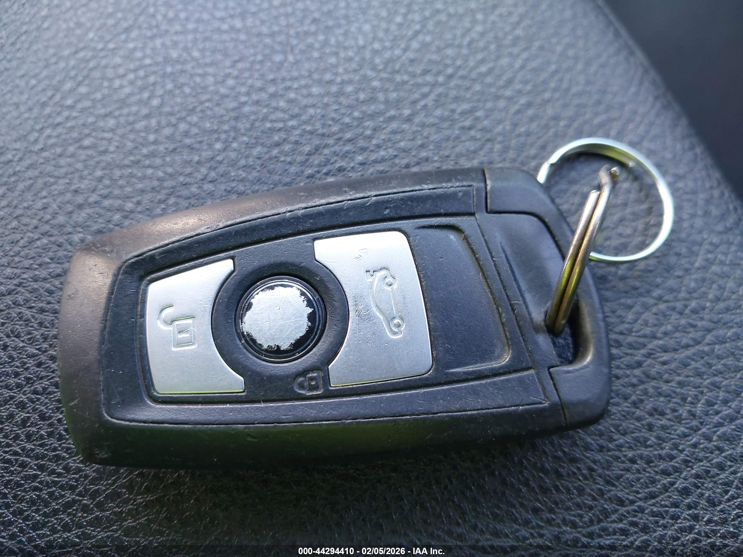 BMW 320I image 11