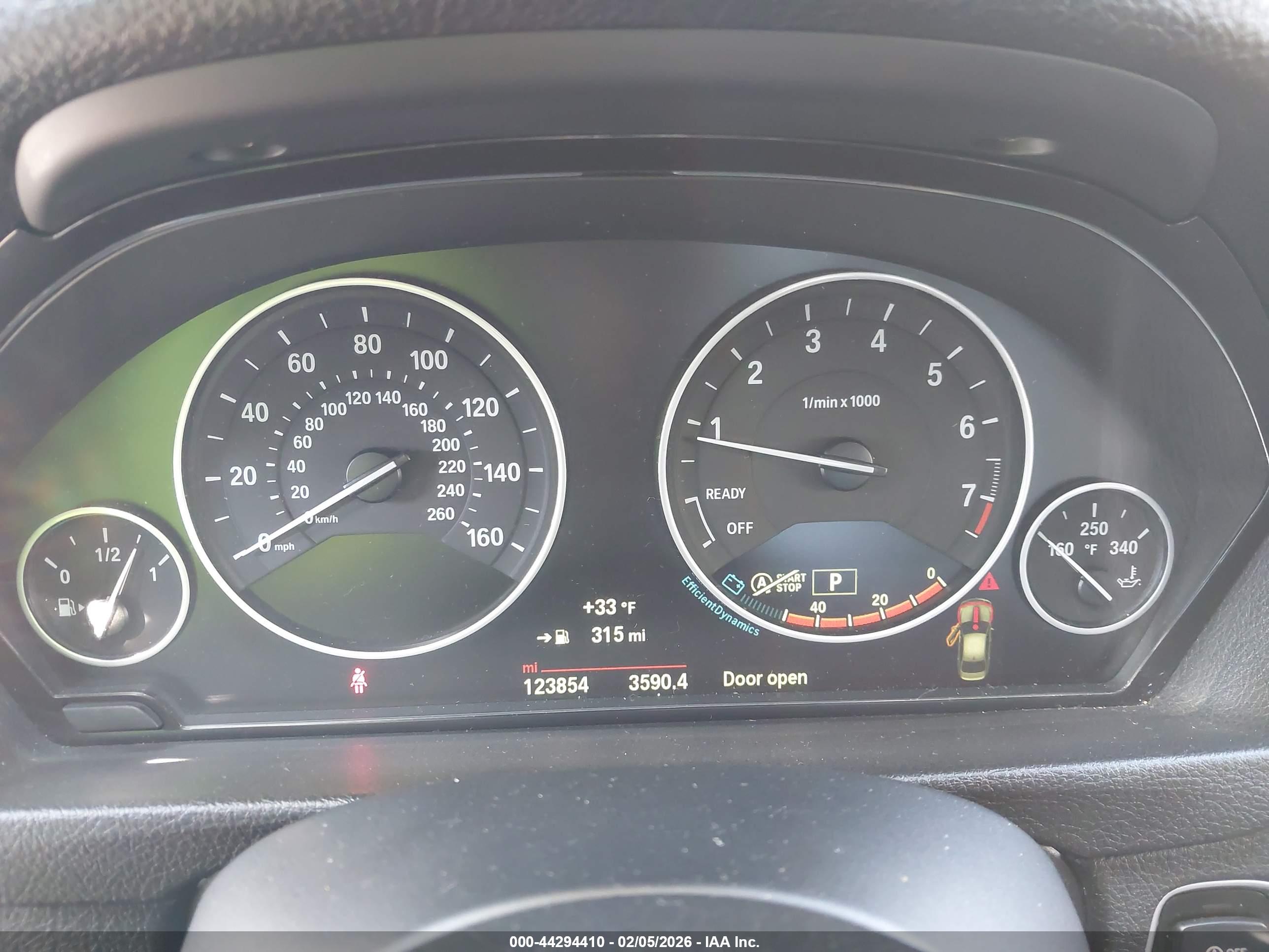 BMW 320I image 7