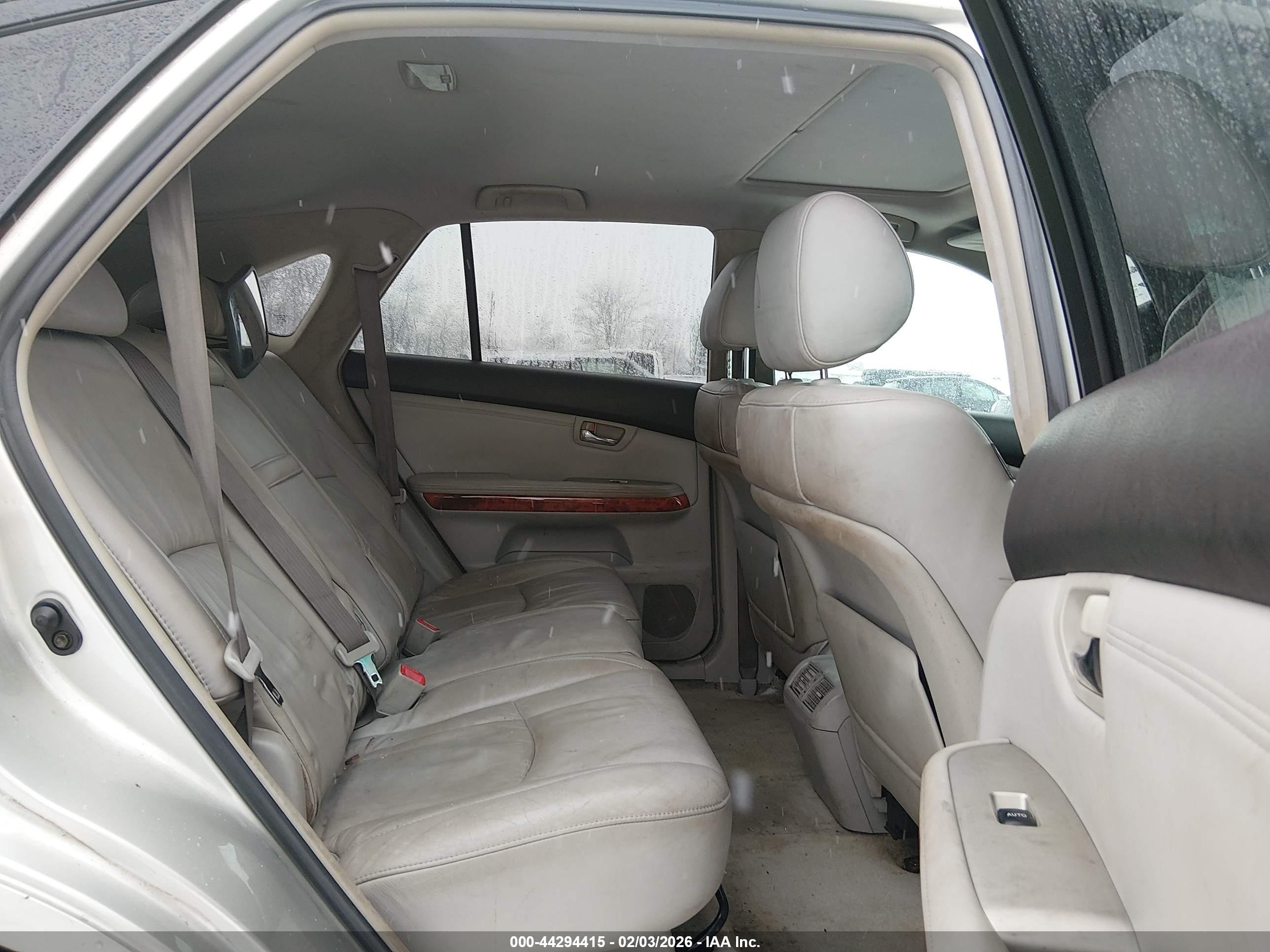 LEXUS RX image 8