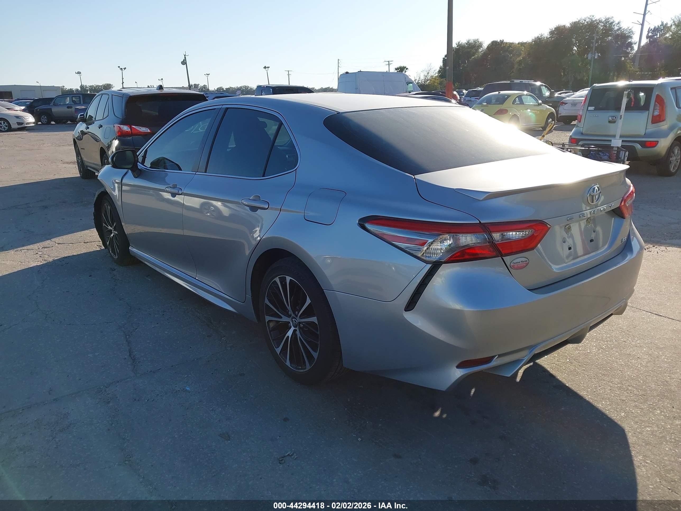 TOYOTA CAMRY image 3