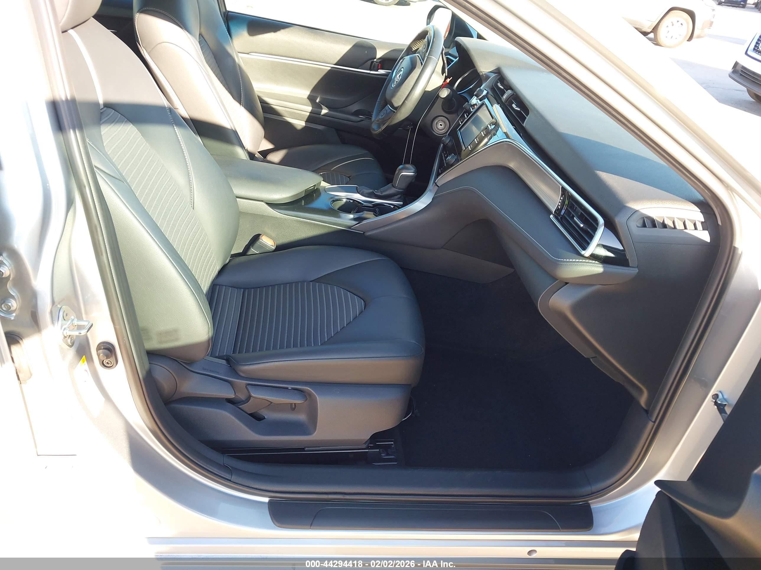 TOYOTA CAMRY image 5