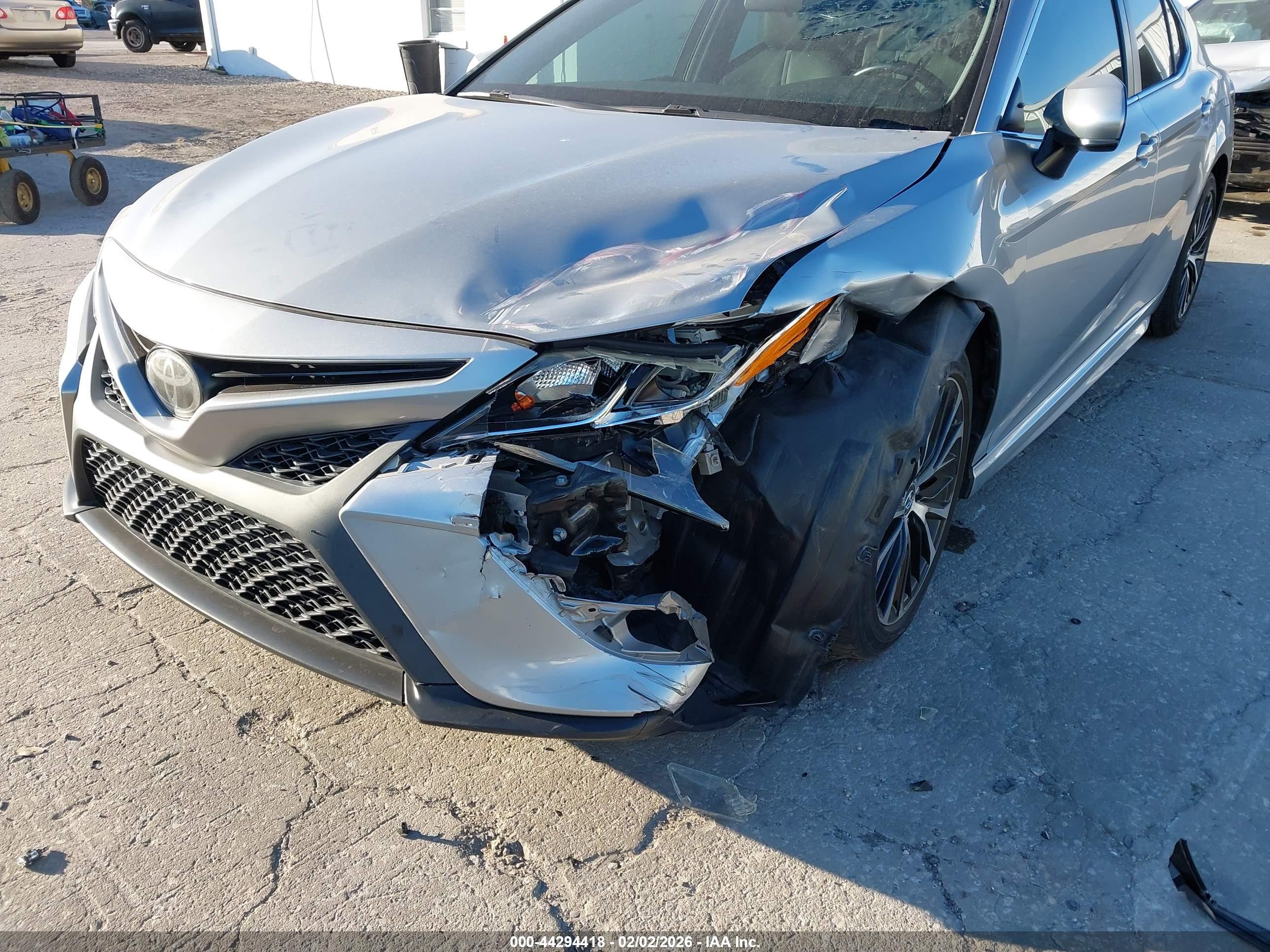 TOYOTA CAMRY image 6